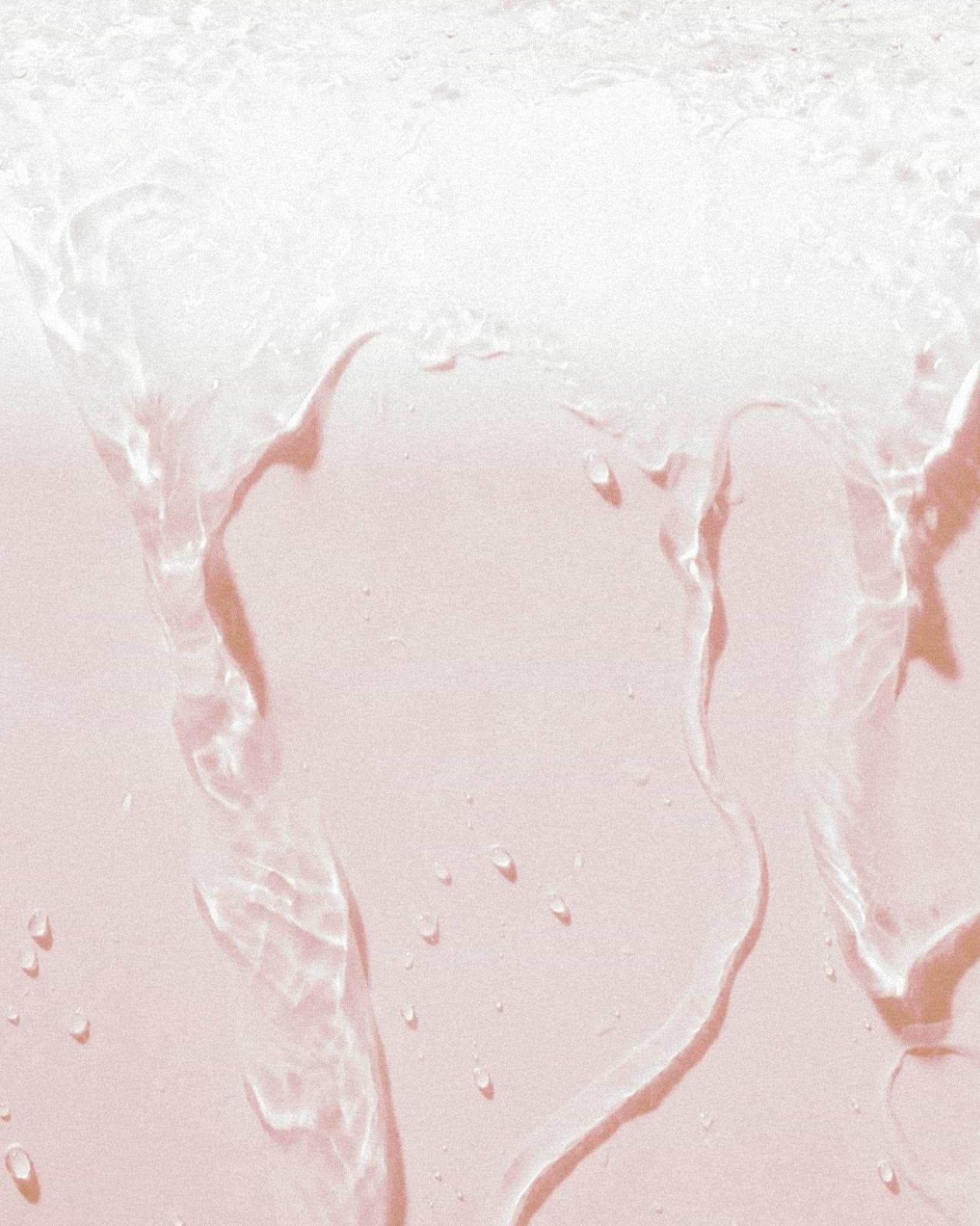 Texture close-up of MÁDARA Organic Skincare hydrating toner A2053 toner �swatch demonstrates consistency and finish.