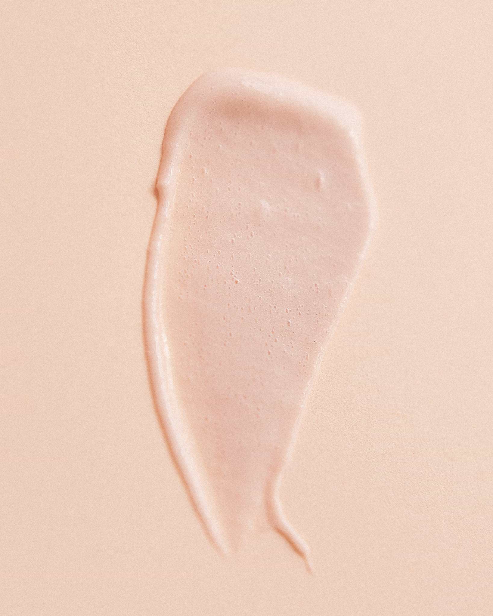 Texture close-up of MÁDARA Organic Skincare hydra recharge cream A3011 face cream �swatch demonstrates consistency and finish.