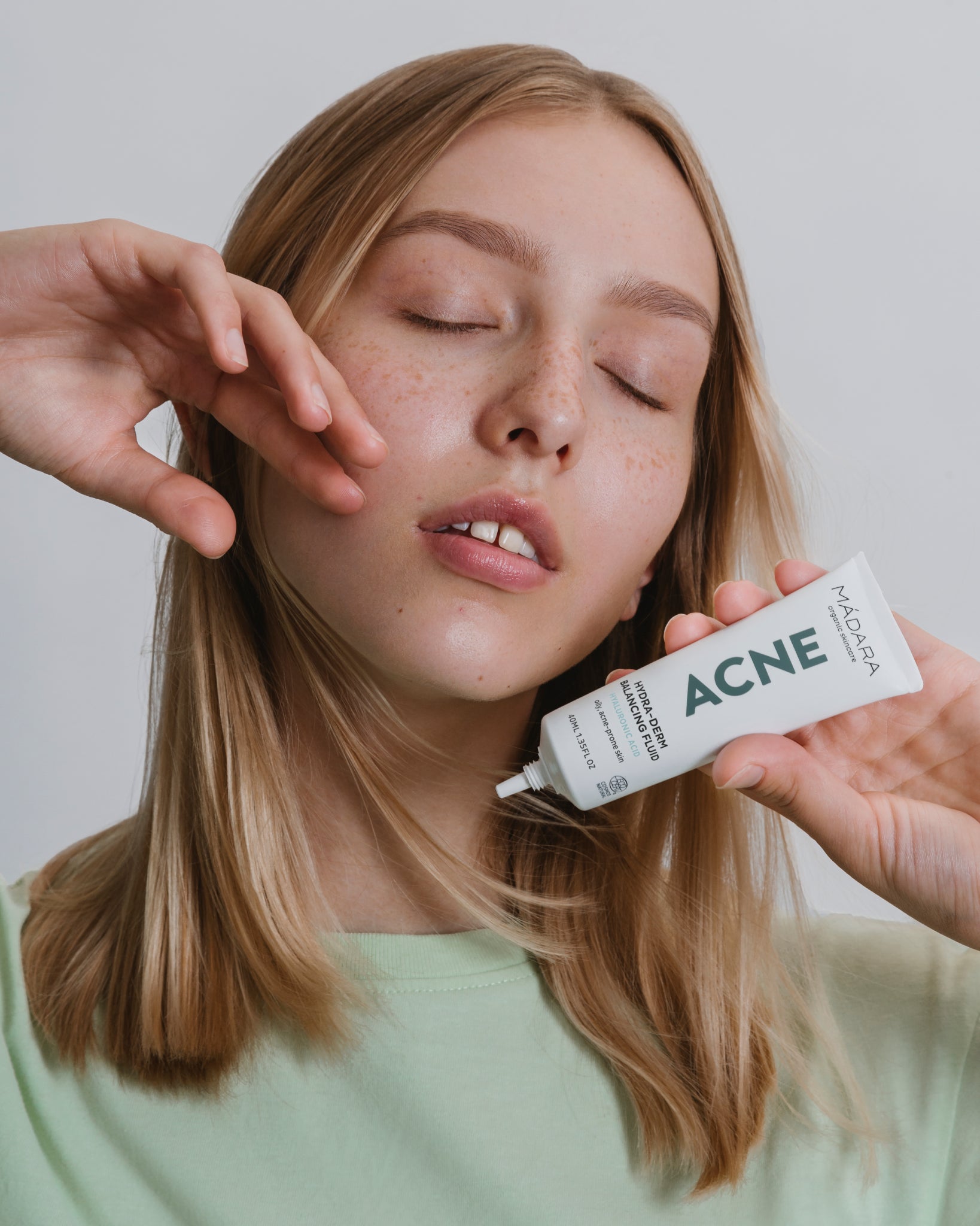 ACNE fluid MADARA