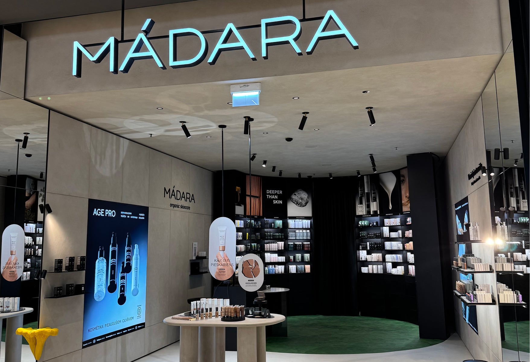 MÁDARA veikals t/c AKROPOLE Alfa