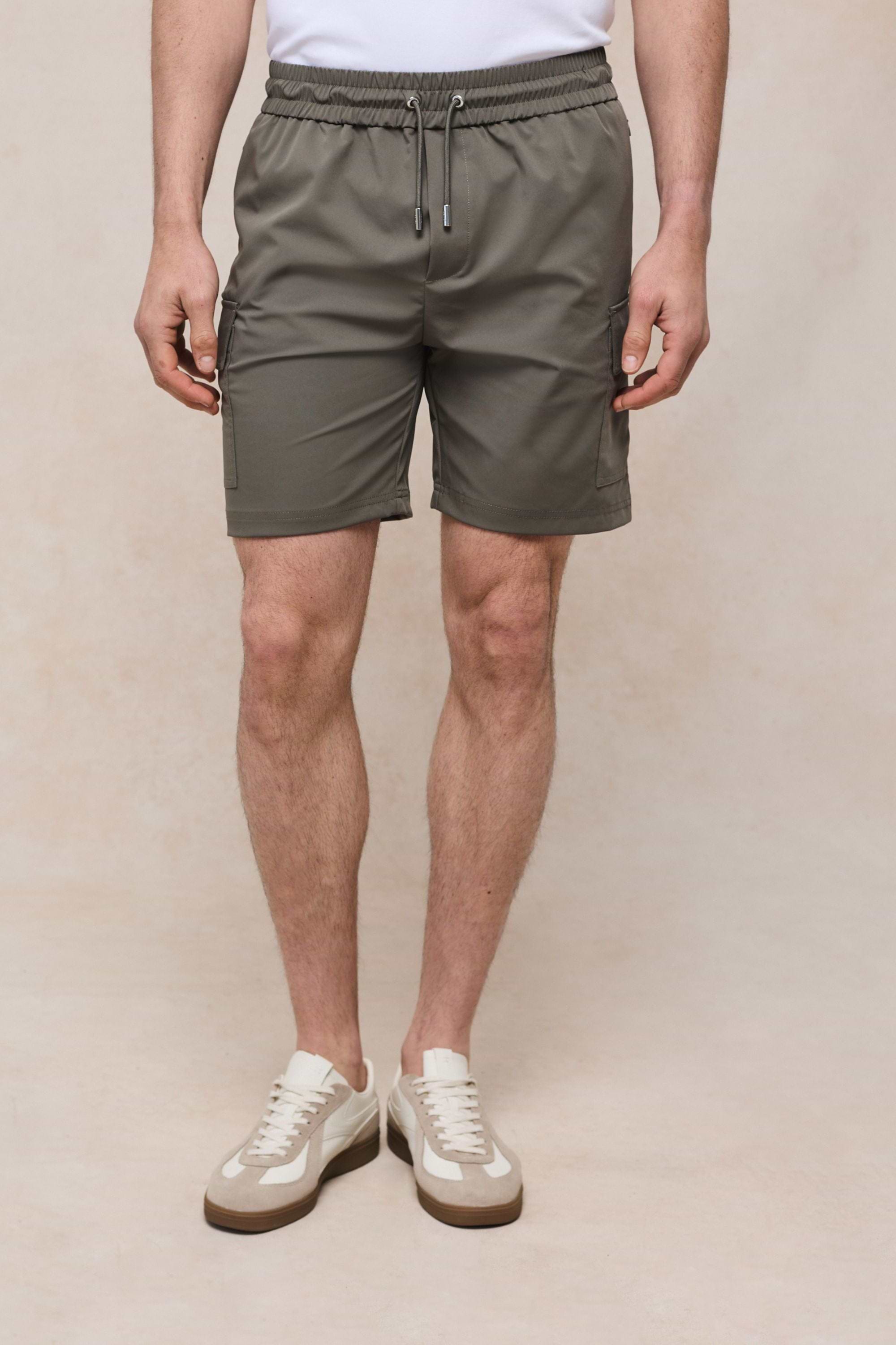 Milo Cargo Tech Shorts - Khaki