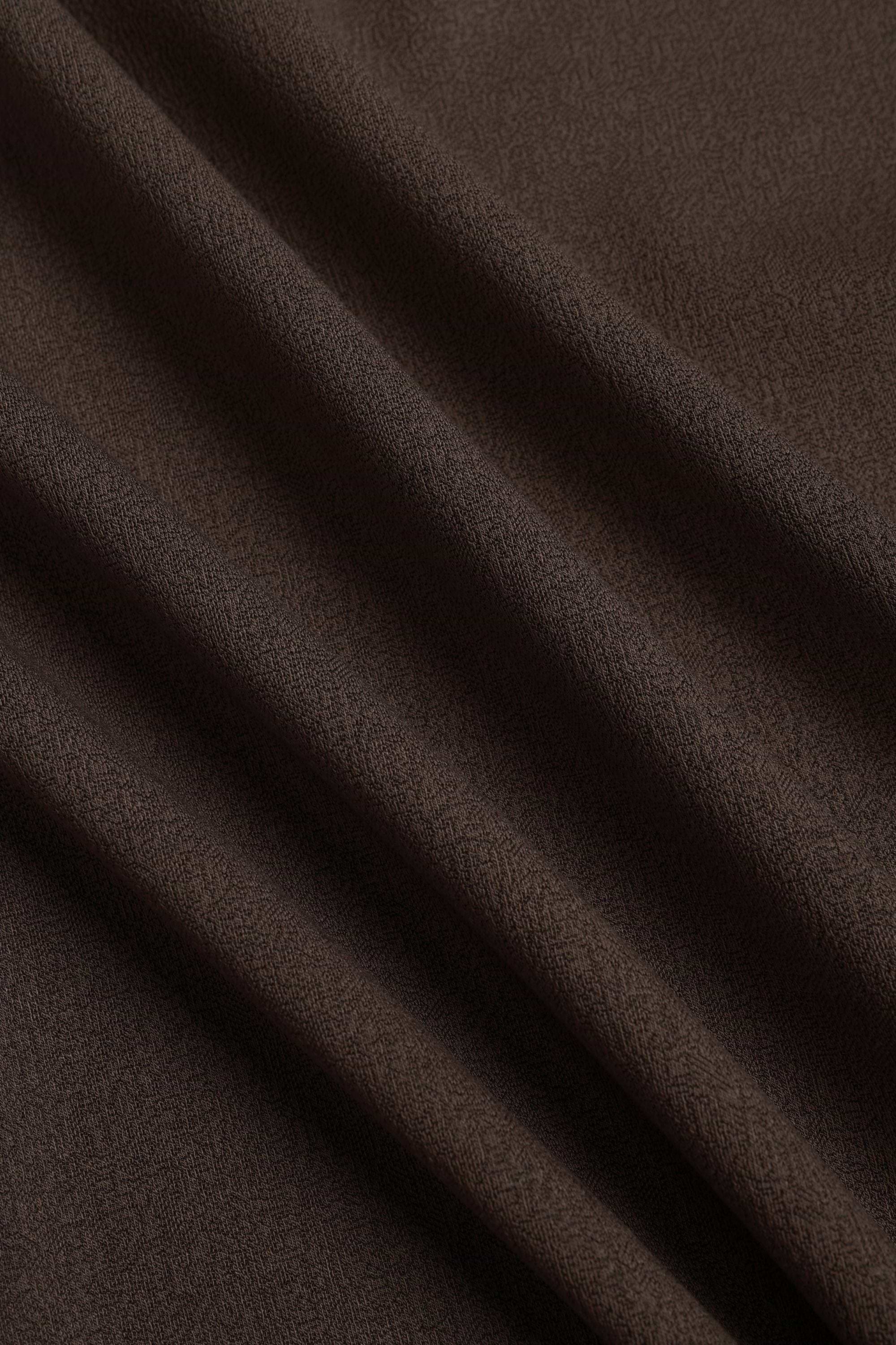 Tomas Crew Neck Crinkled Tshirt - Dark Brown