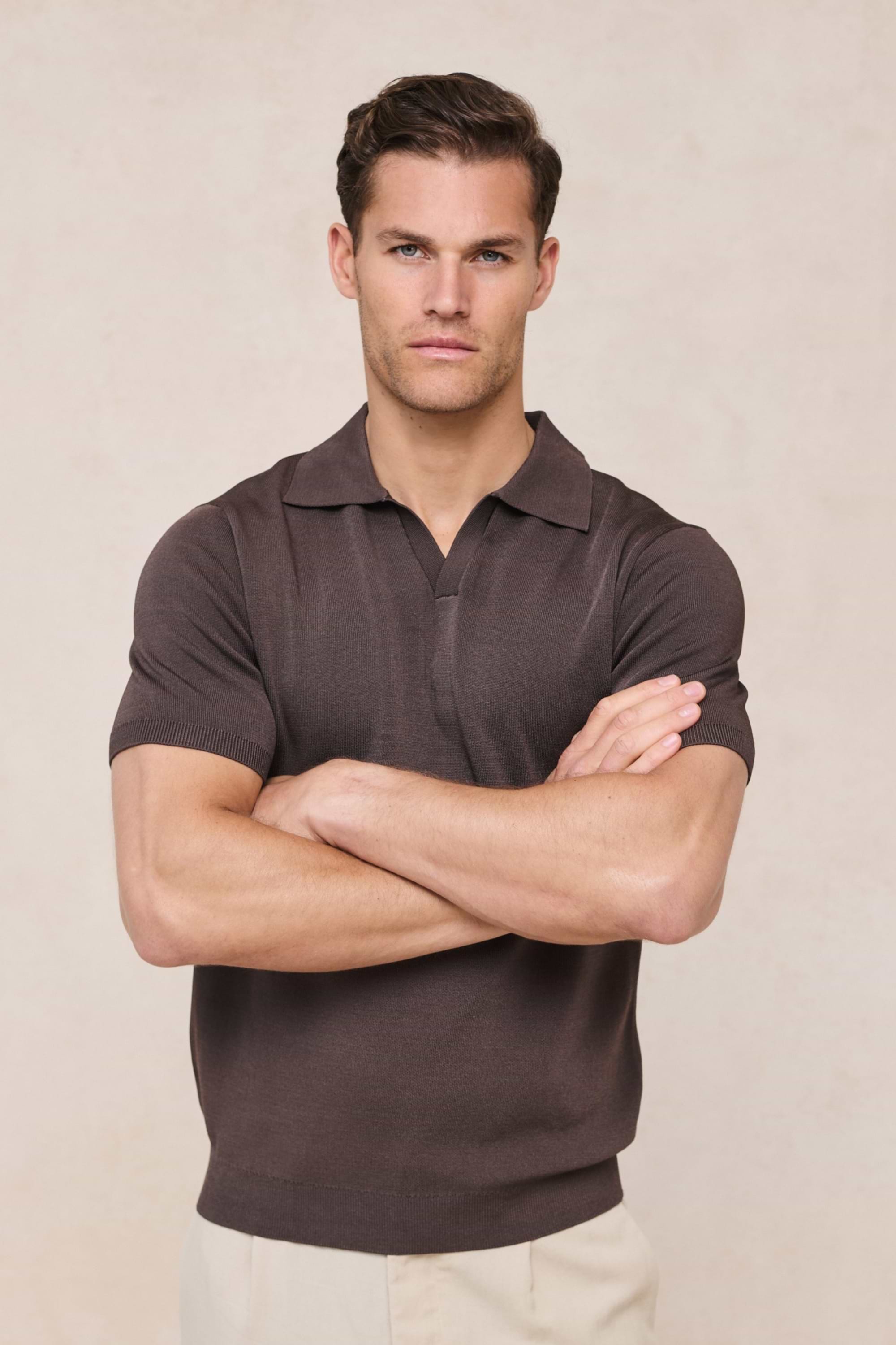 Privida Open Collar Polo - Brown