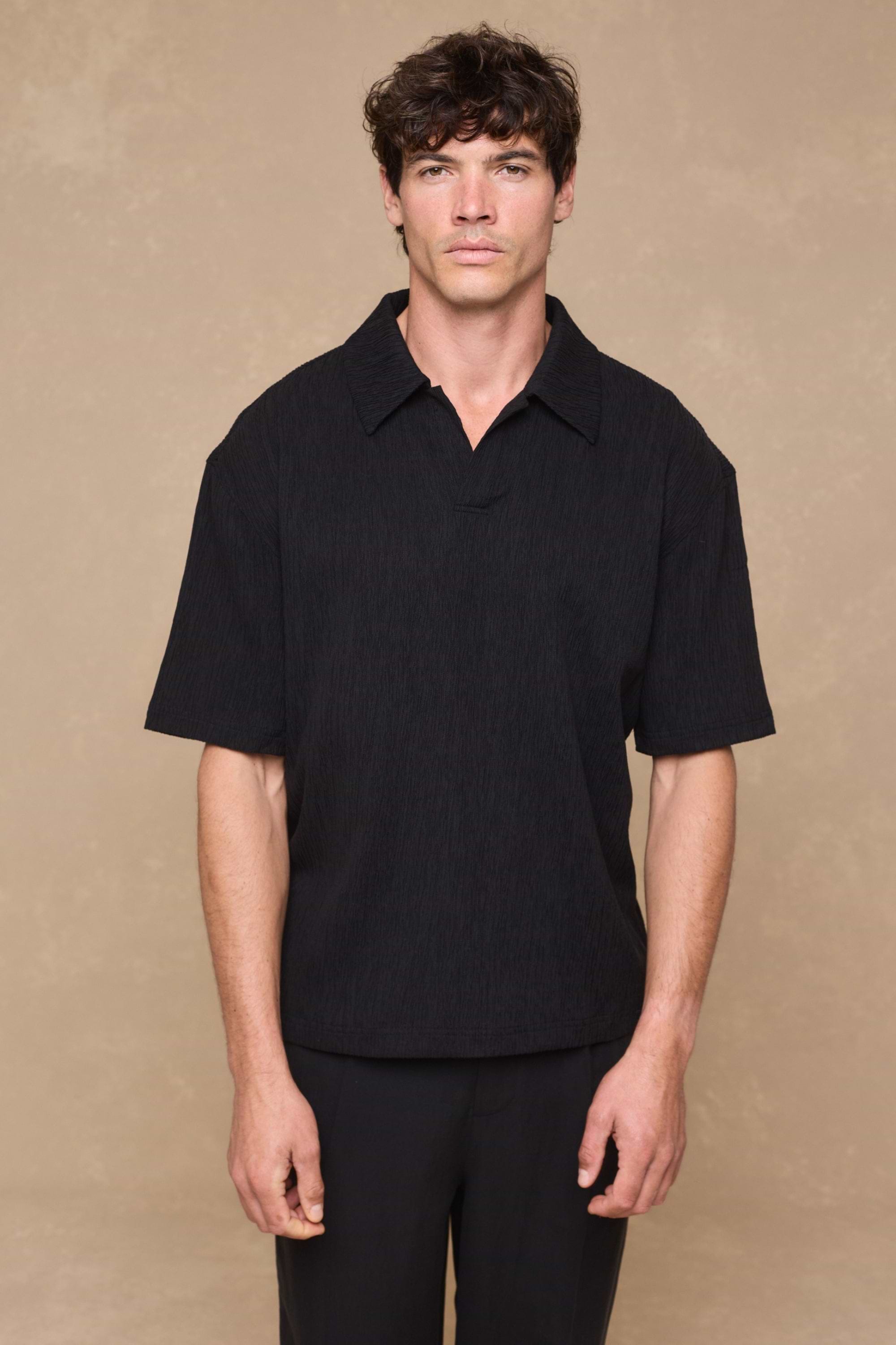 Silvano Crinkled Open Collar Polo - Black