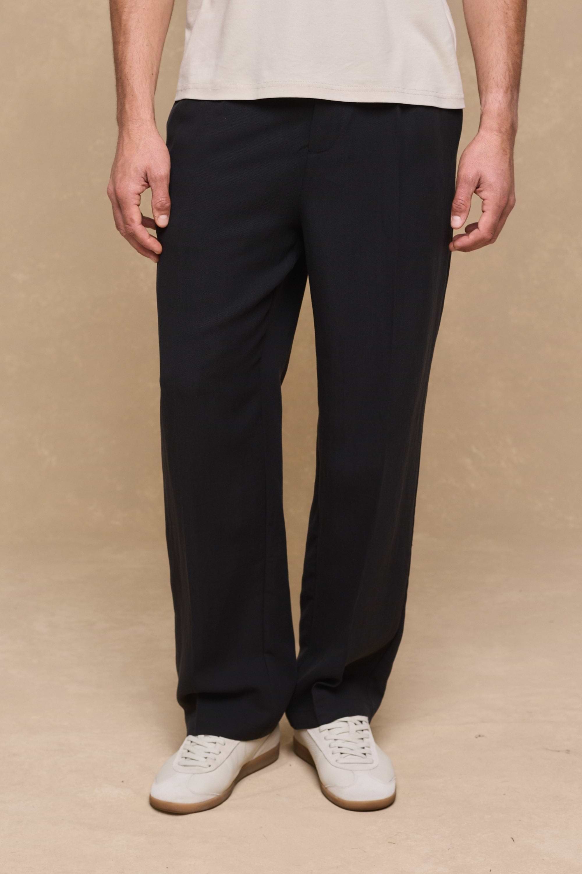 Helio Pleated Relaxed Trouser - Black