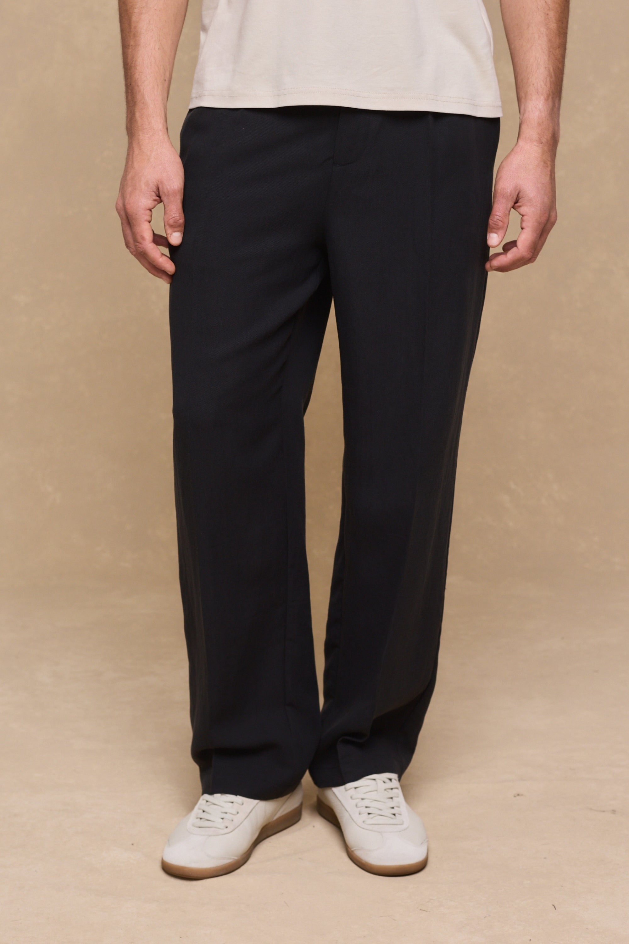 Helio Pleated Relaxed Trouser - Black