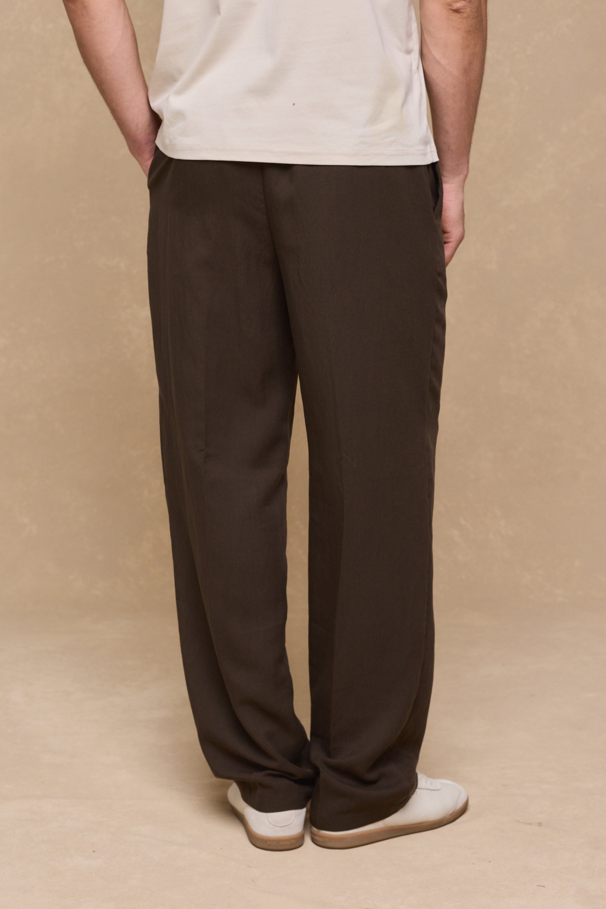 Helio Pleated Relaxed Trouser - Brown