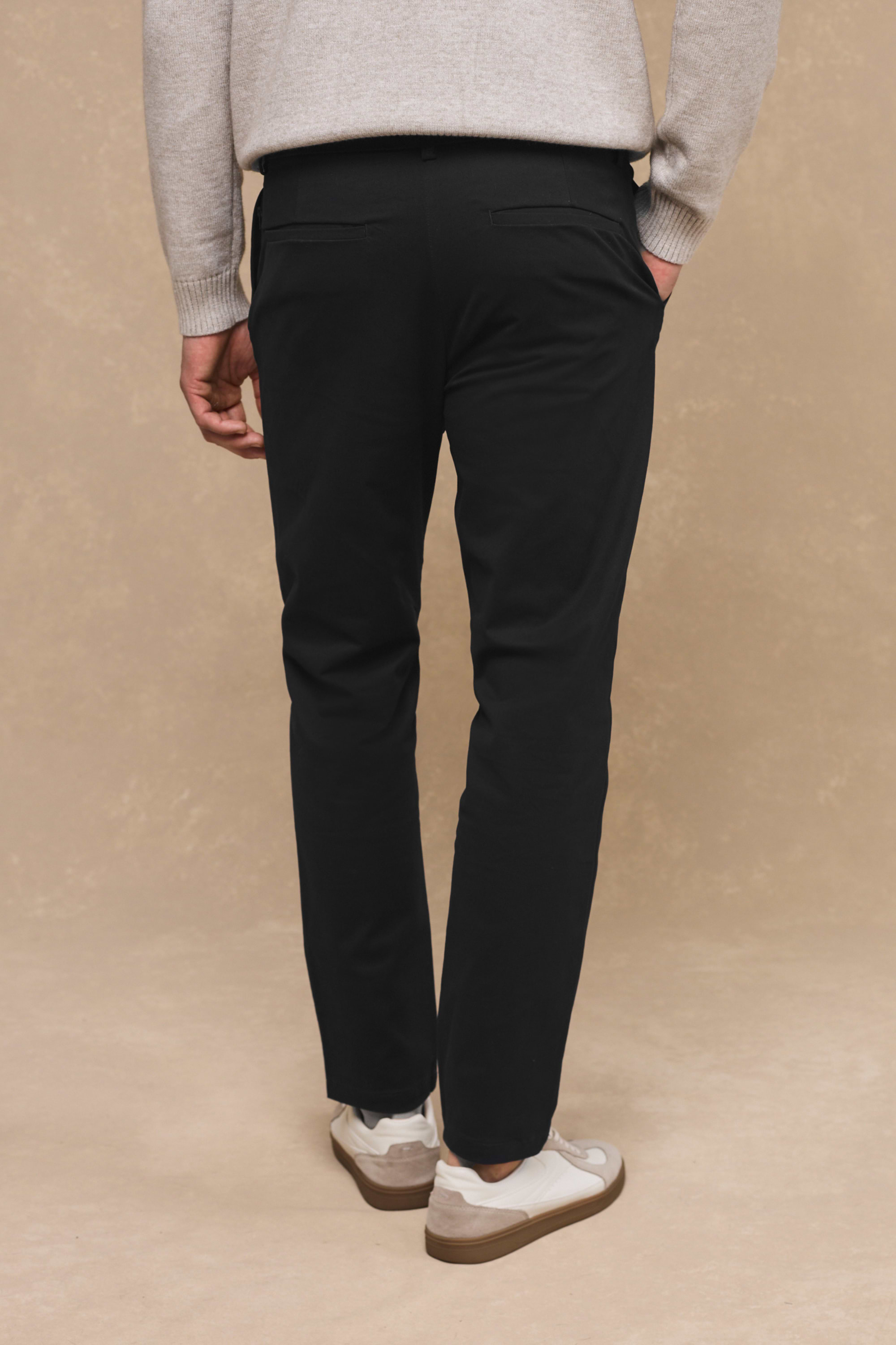 Elliot Easy Chino - Black