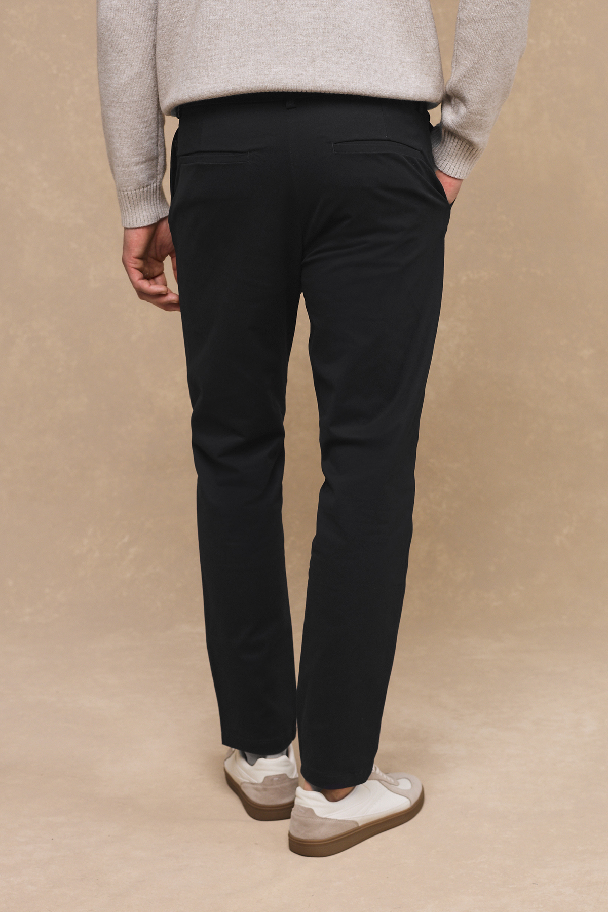 Elliot Easy Chino - Black