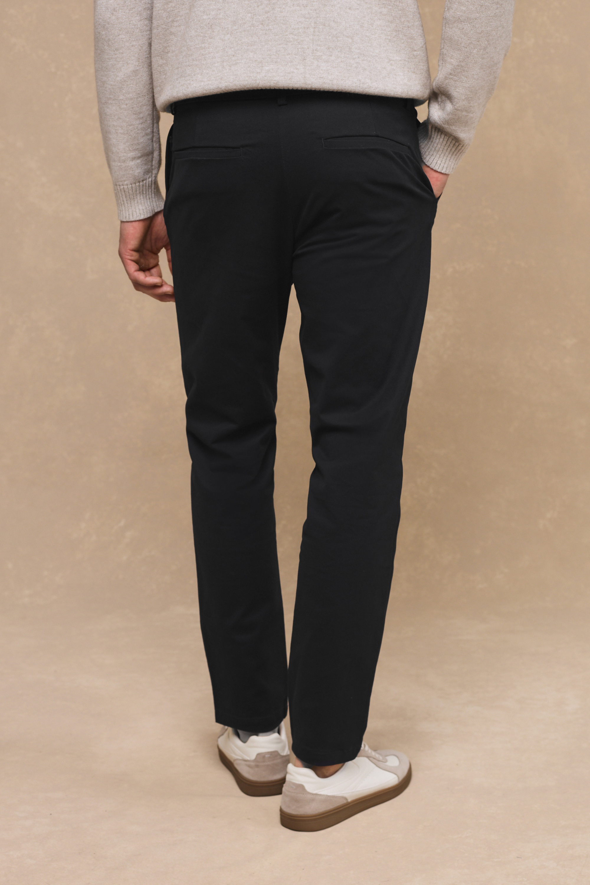 Elliot Easy Chino - Black