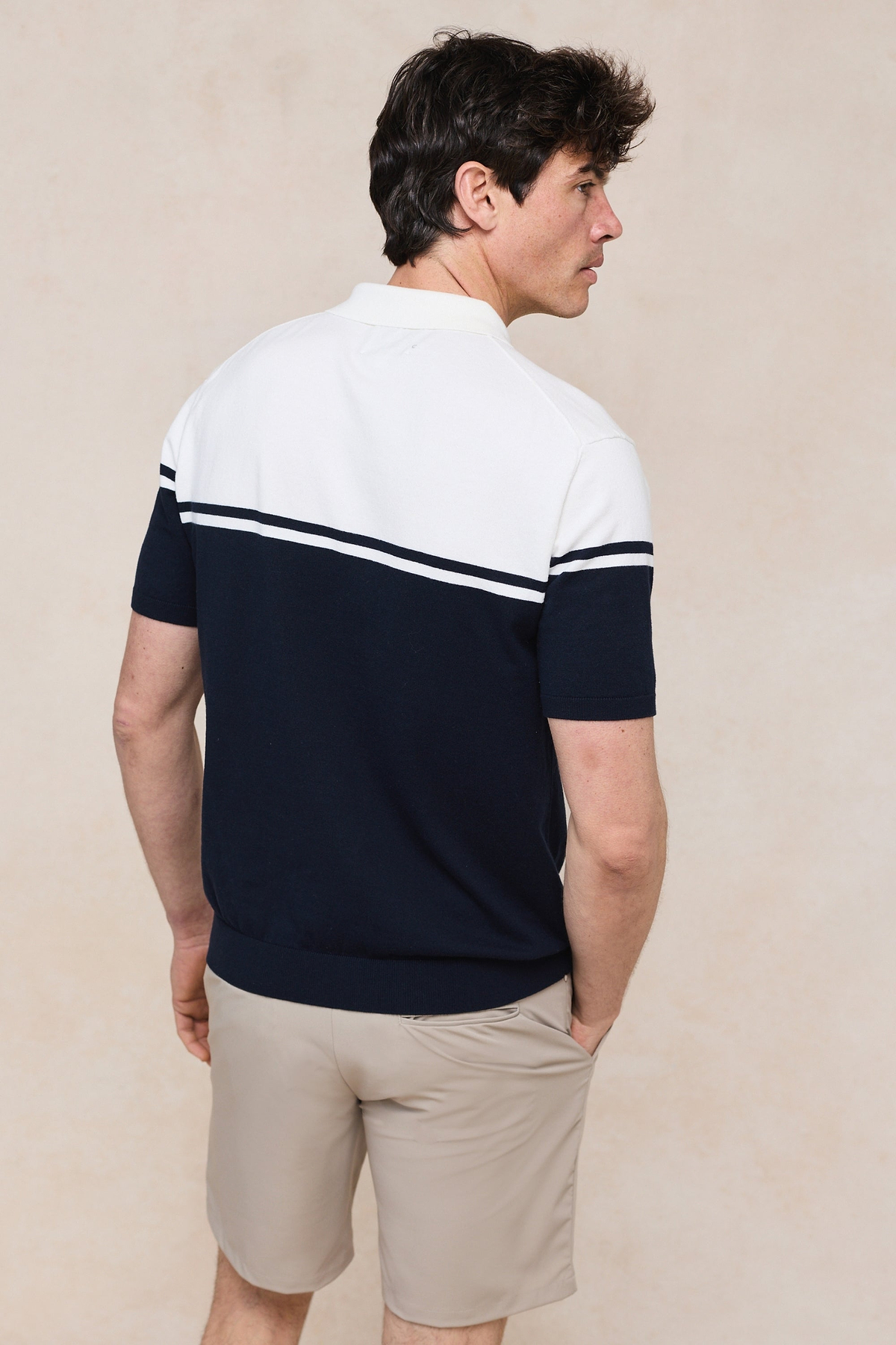 Vicolo Gestricktes Poloshirt mit Streifenmuster, kurzärmelig – Marineblau/Sand