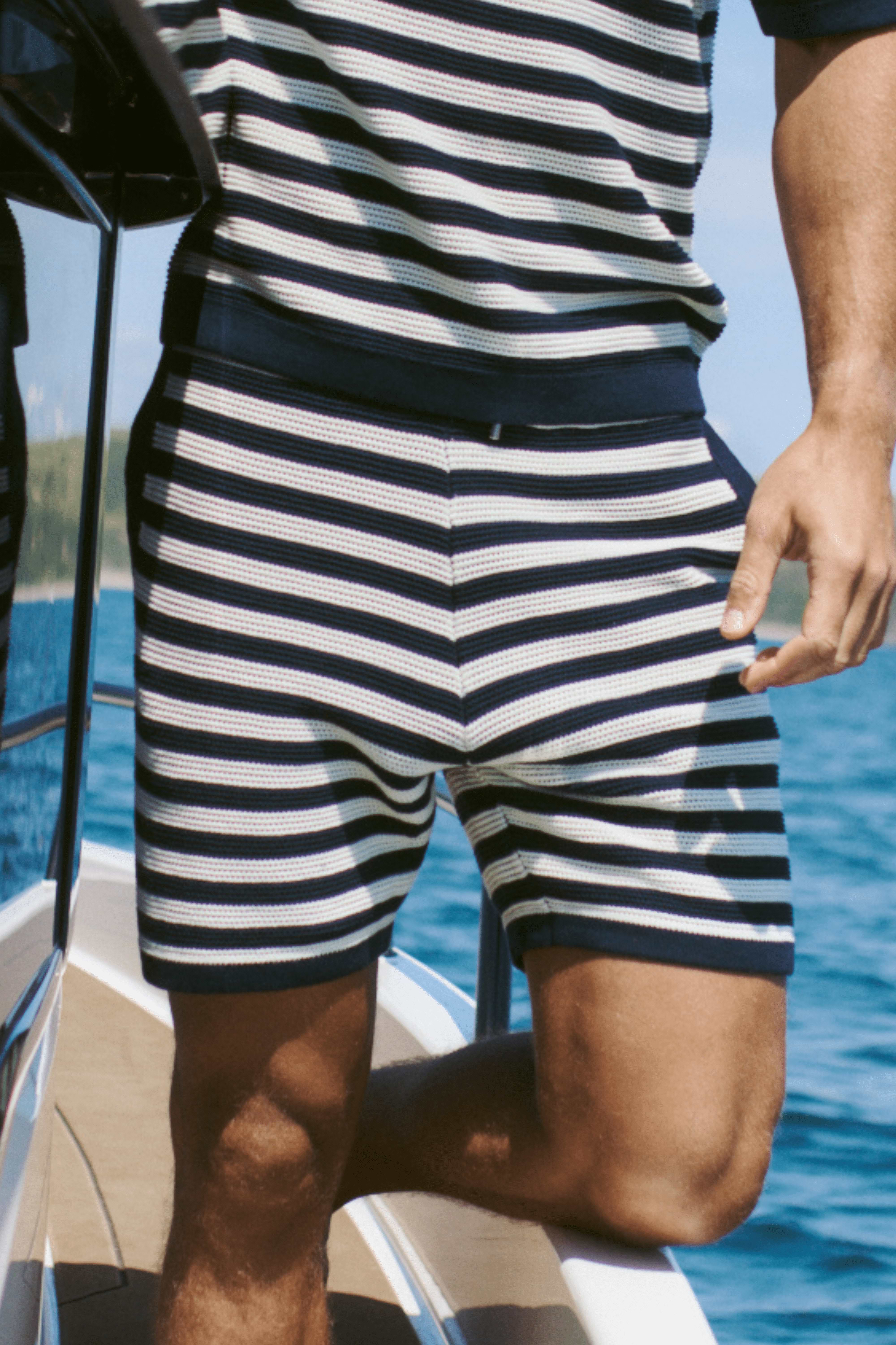 Lattolo gestreifte Strickshorts – Marine/Ecru