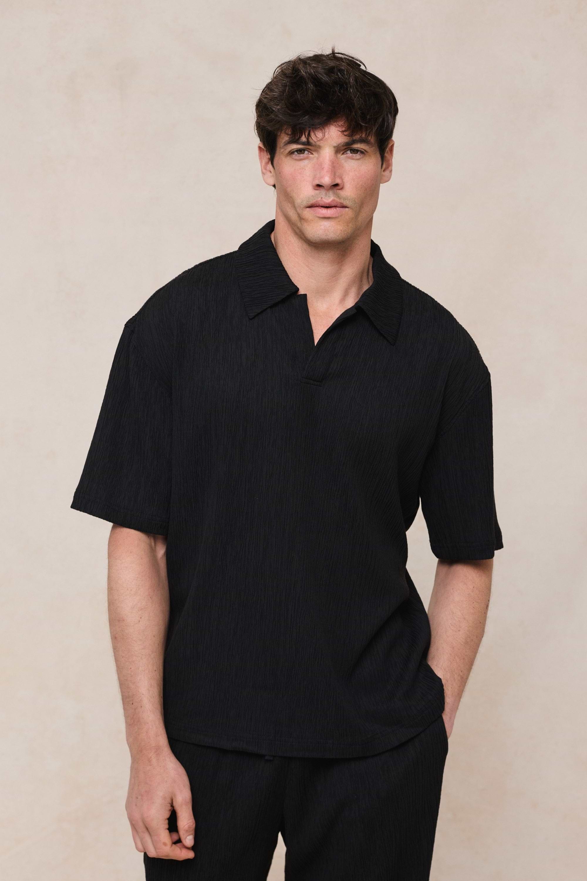 Silvano Crinkled Open Collar Polo - Black