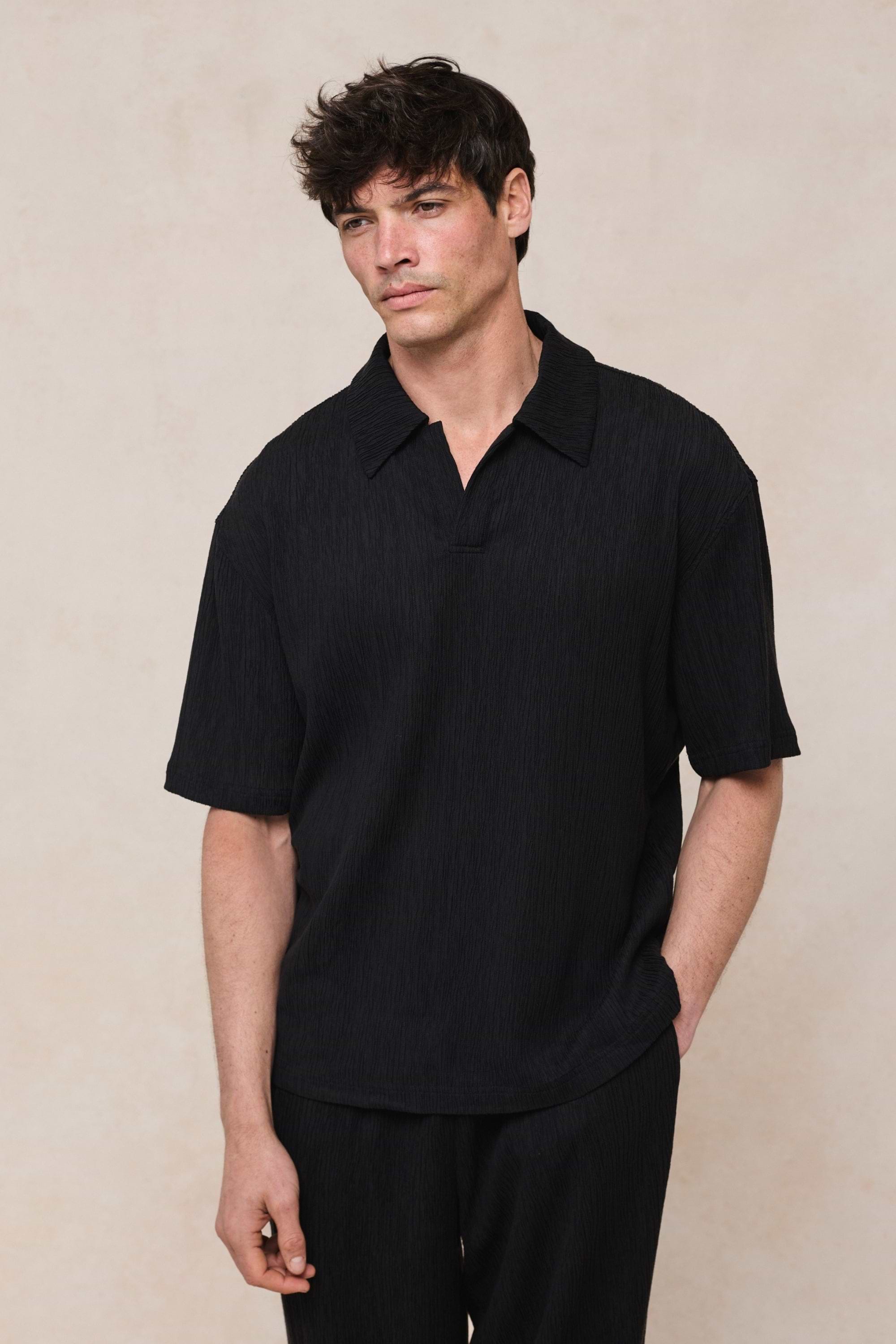 Silvano Crinkled Open Collar Polo - Black