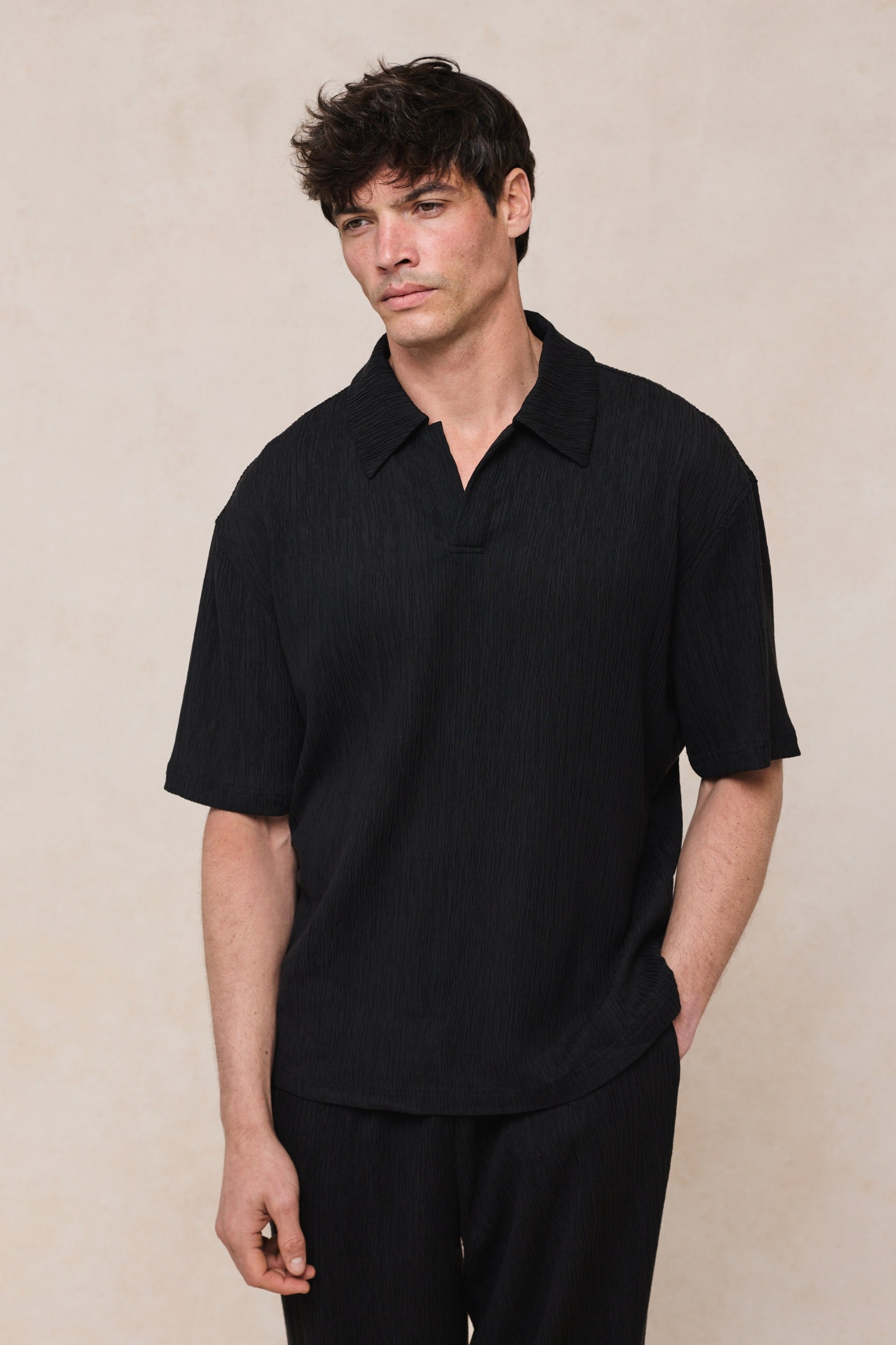 Silvano Crinkled Open Collar Polo - Black