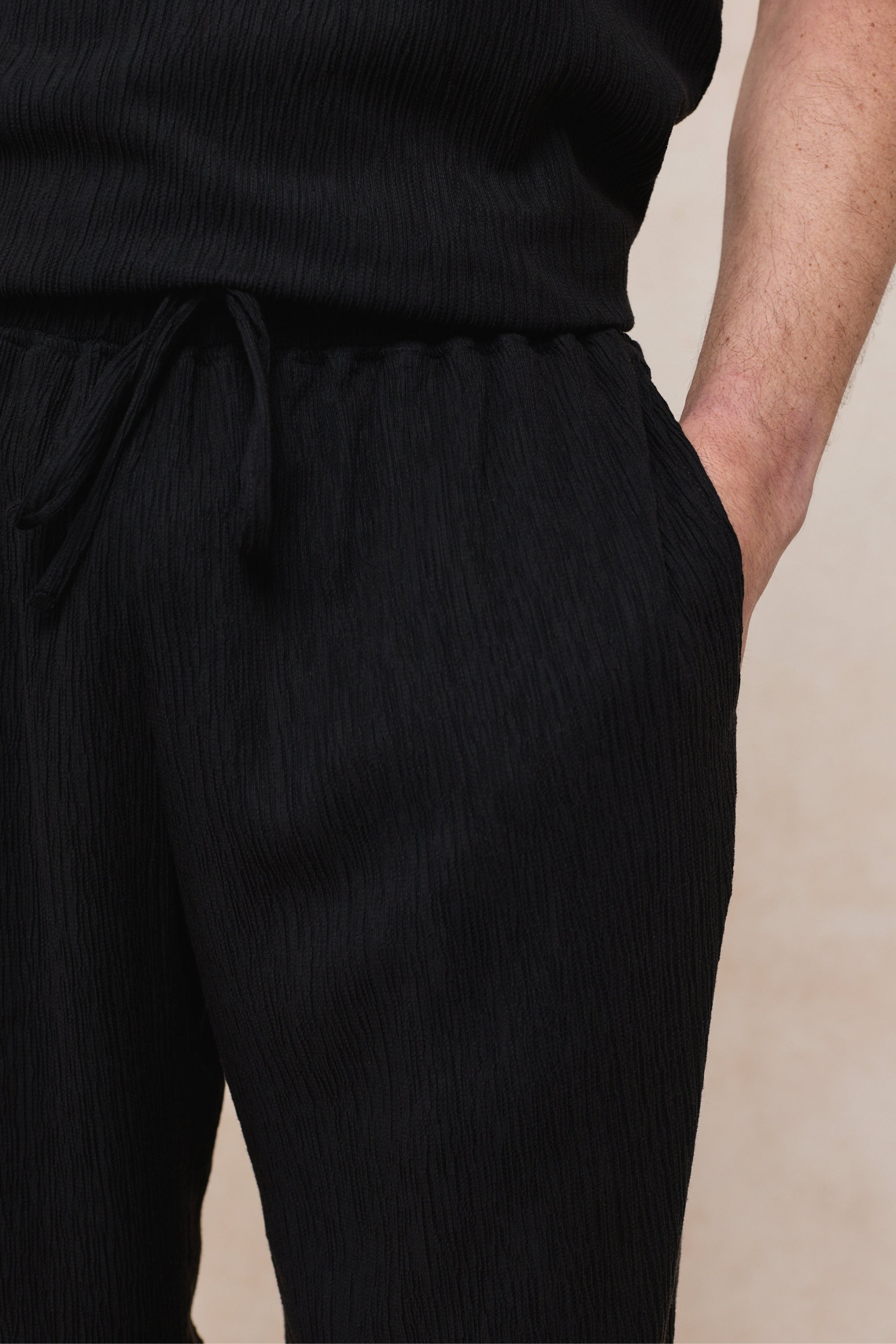 Silvano Crinkled Relaxed Trouser - Black