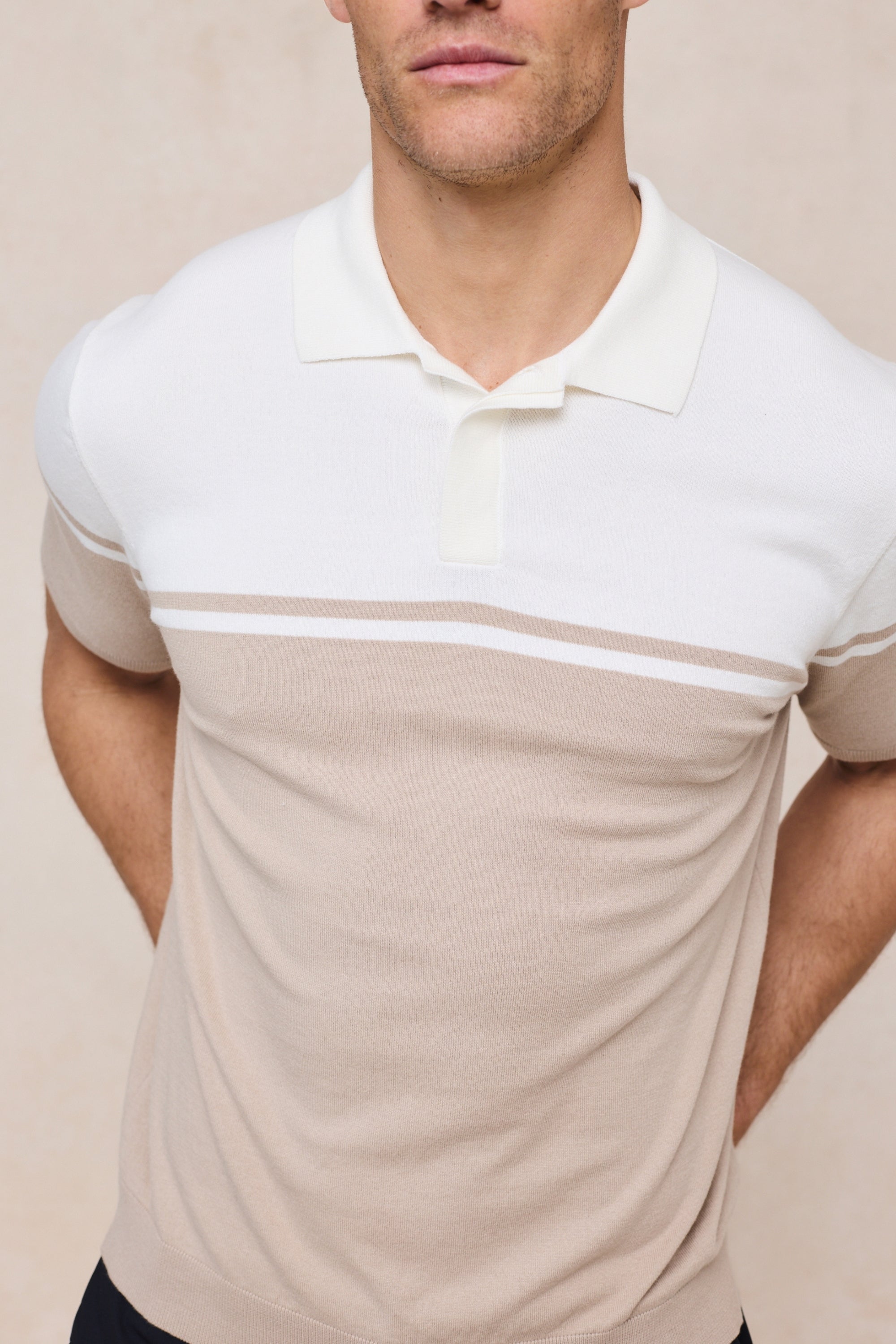 Vicolo Knitted Striped Block Polo SS - Ecru/Sand