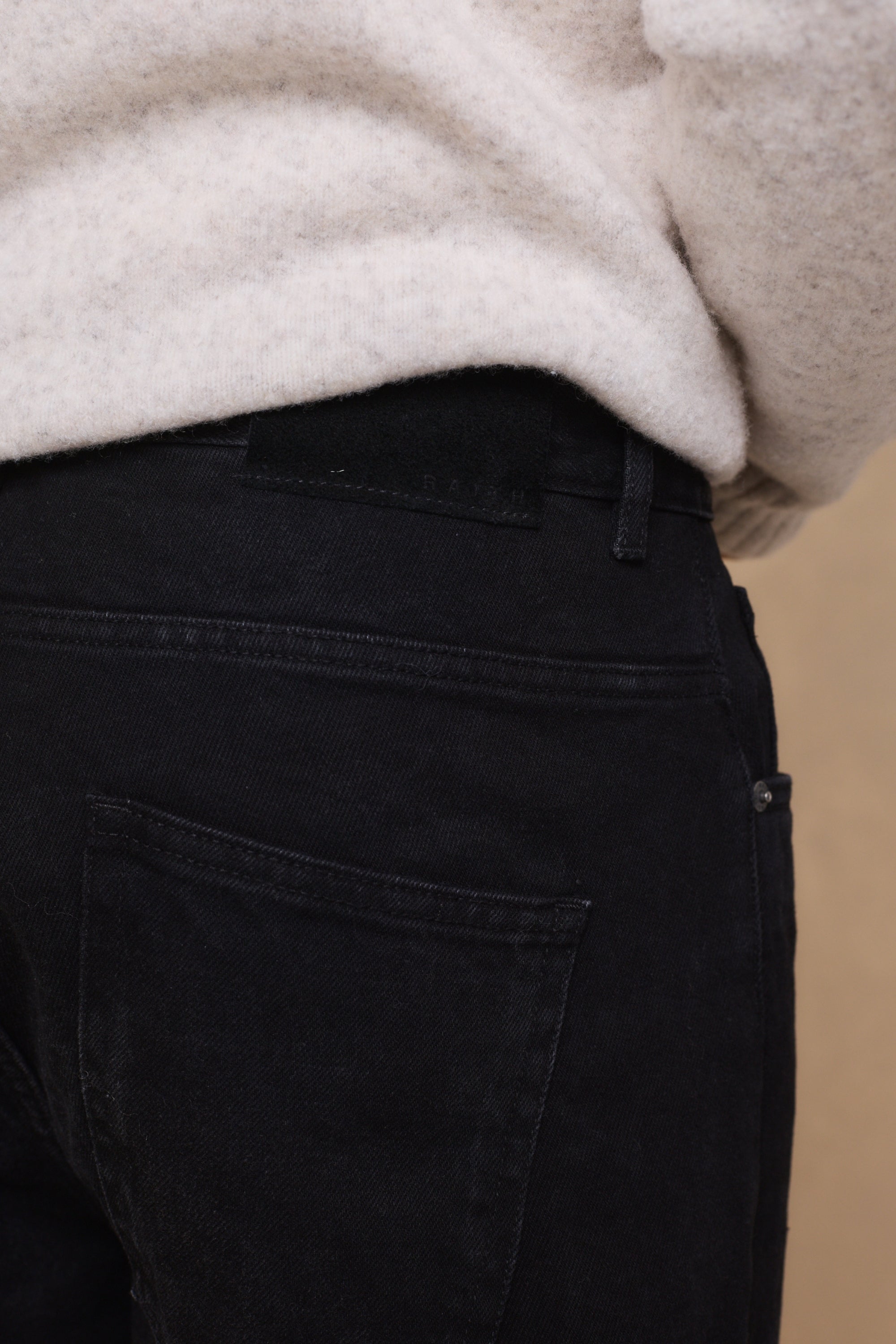 Mason Relaxed Fit Jeans - Black Wash