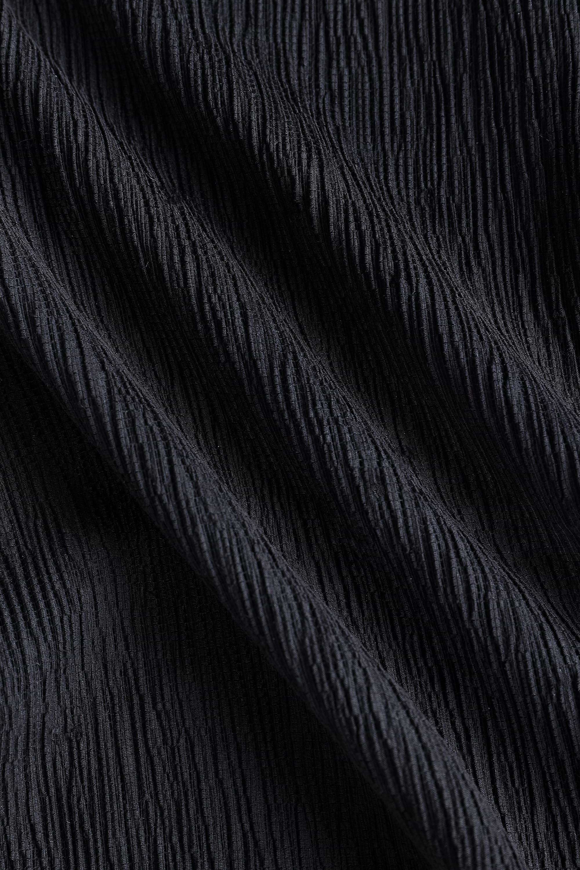 Silvano Crinkled Short - Black