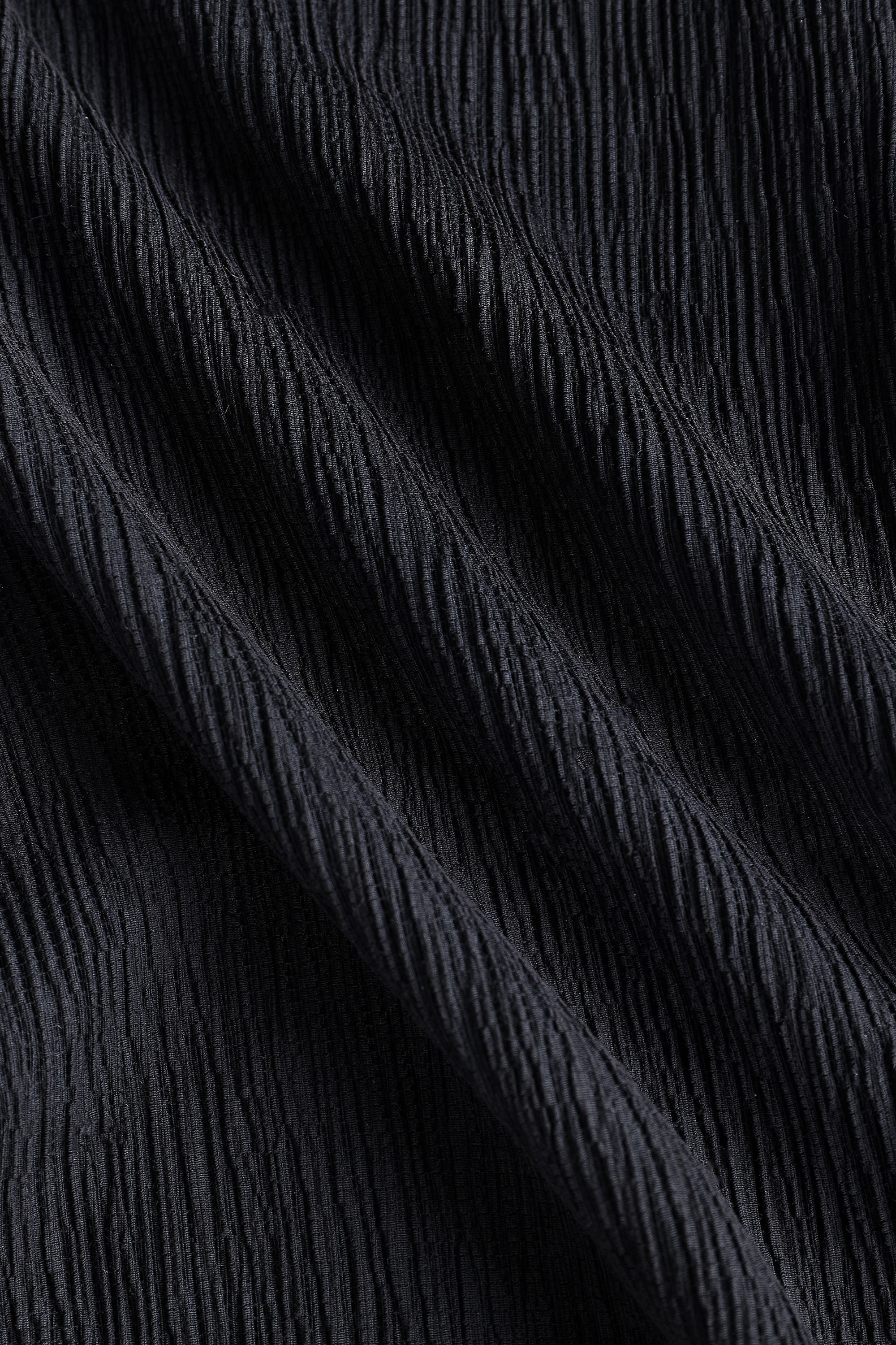 Silvano Crinkled Short - Black