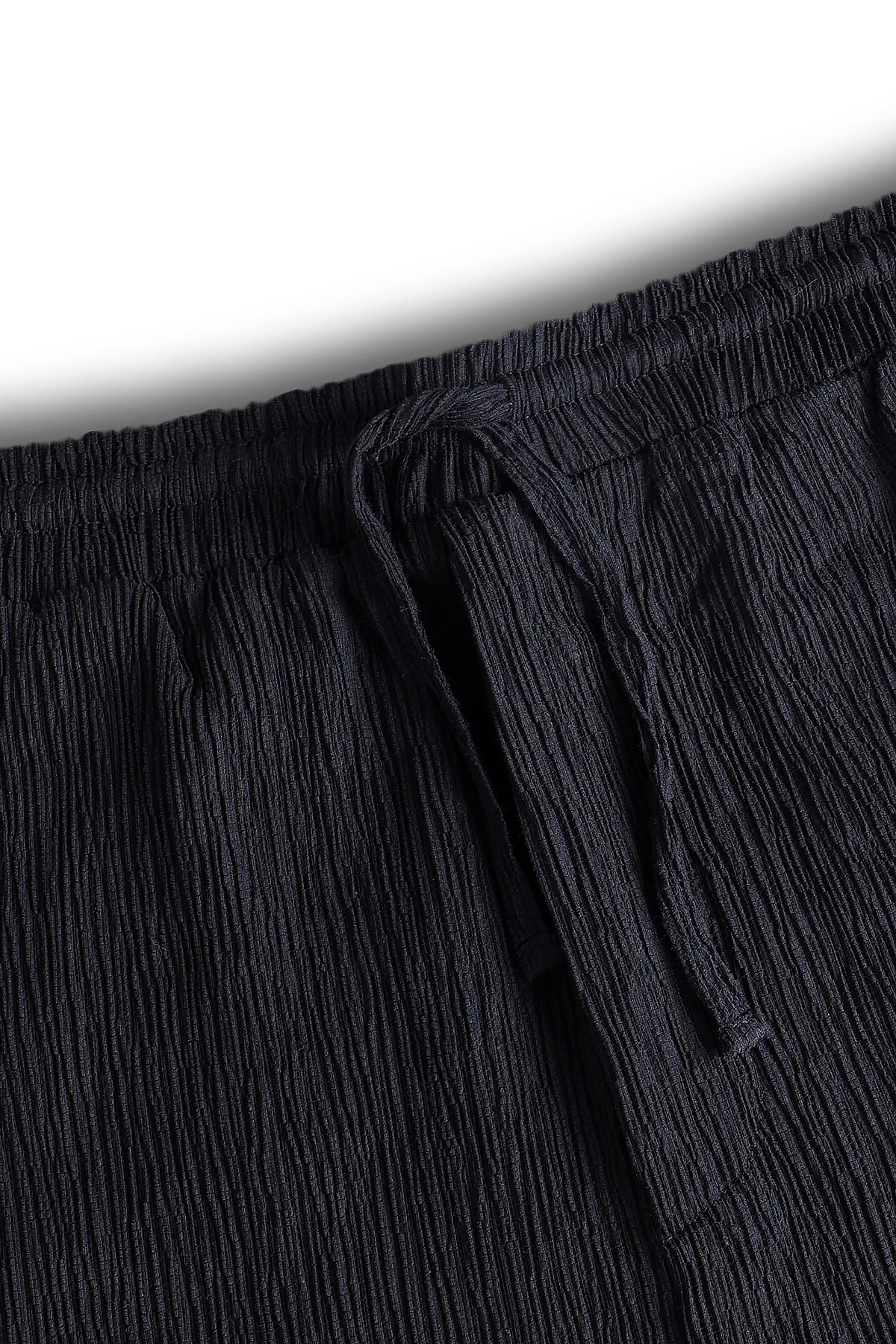 Silvano Crinkled Short - Black
