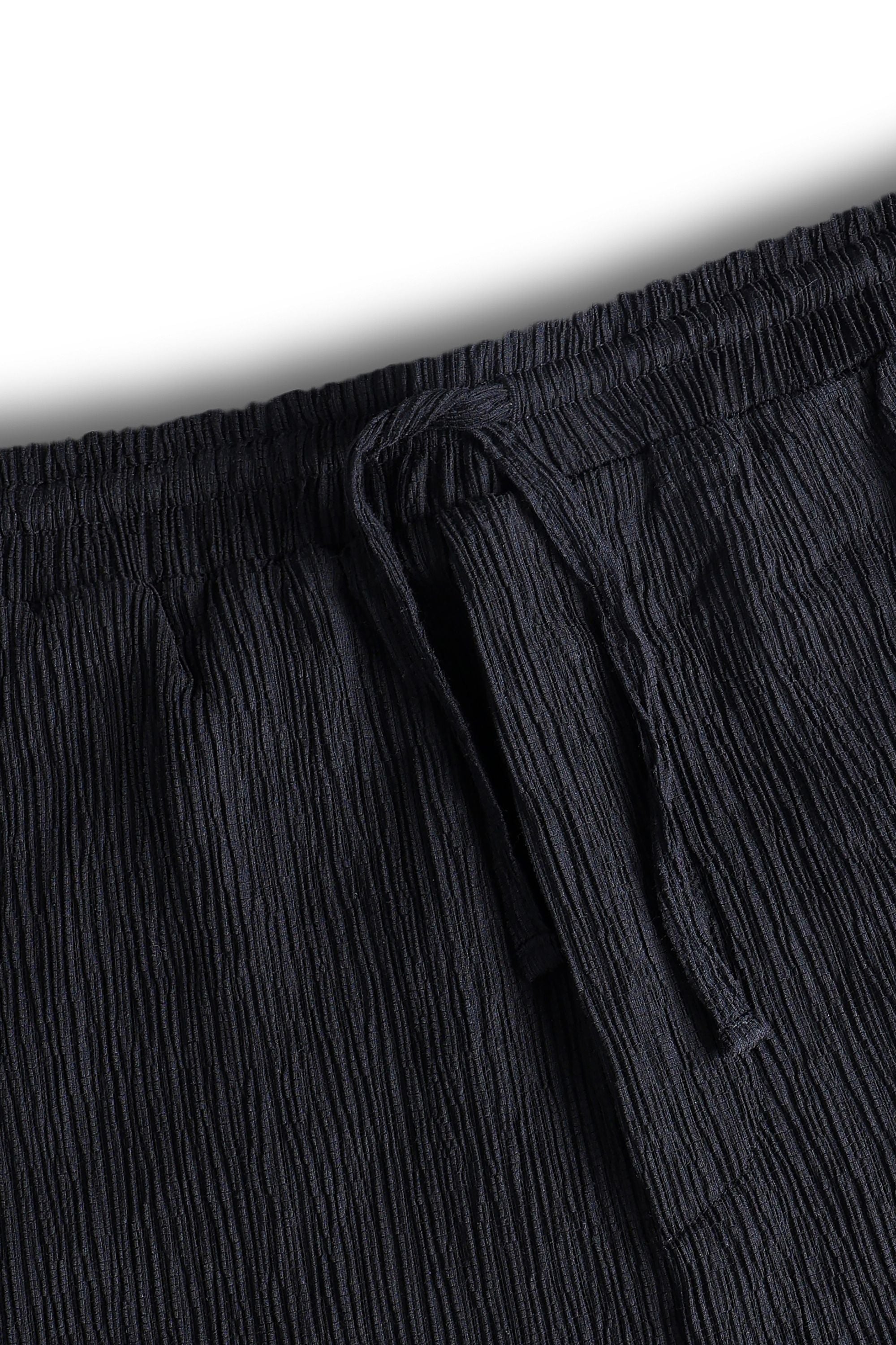 Silvano Crinkled Short - Black