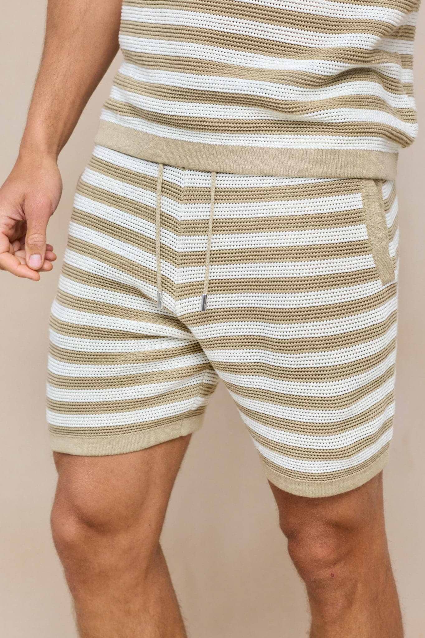 Lattolo Gestreifte Strickshorts - Ecru/Beige