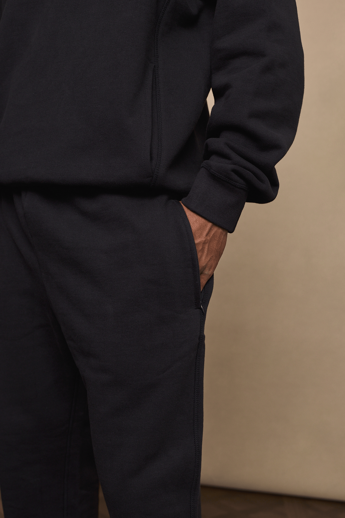 Axel Straight Leg Jogger - Black