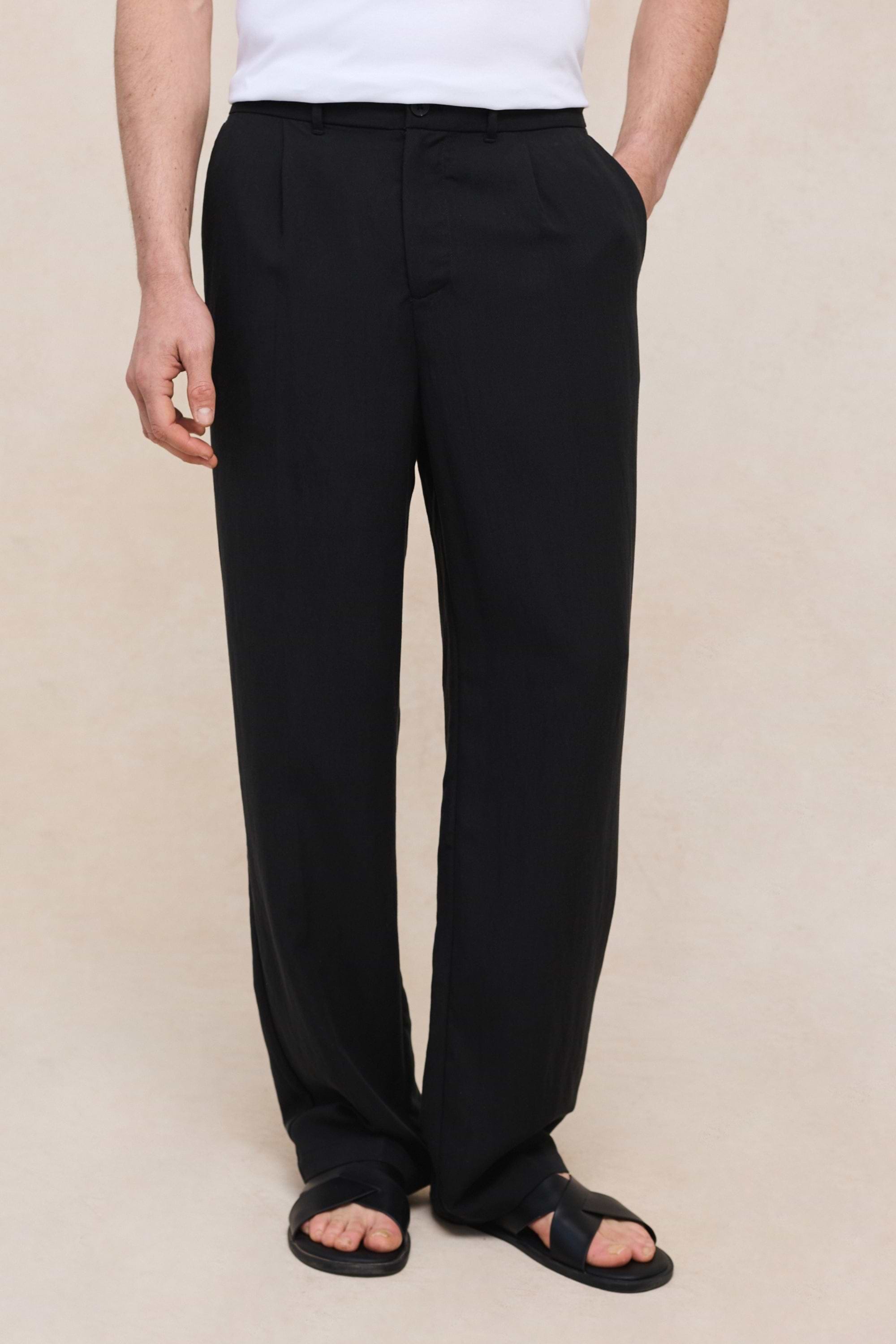 Helio Pleated Relaxed Trouser - Black