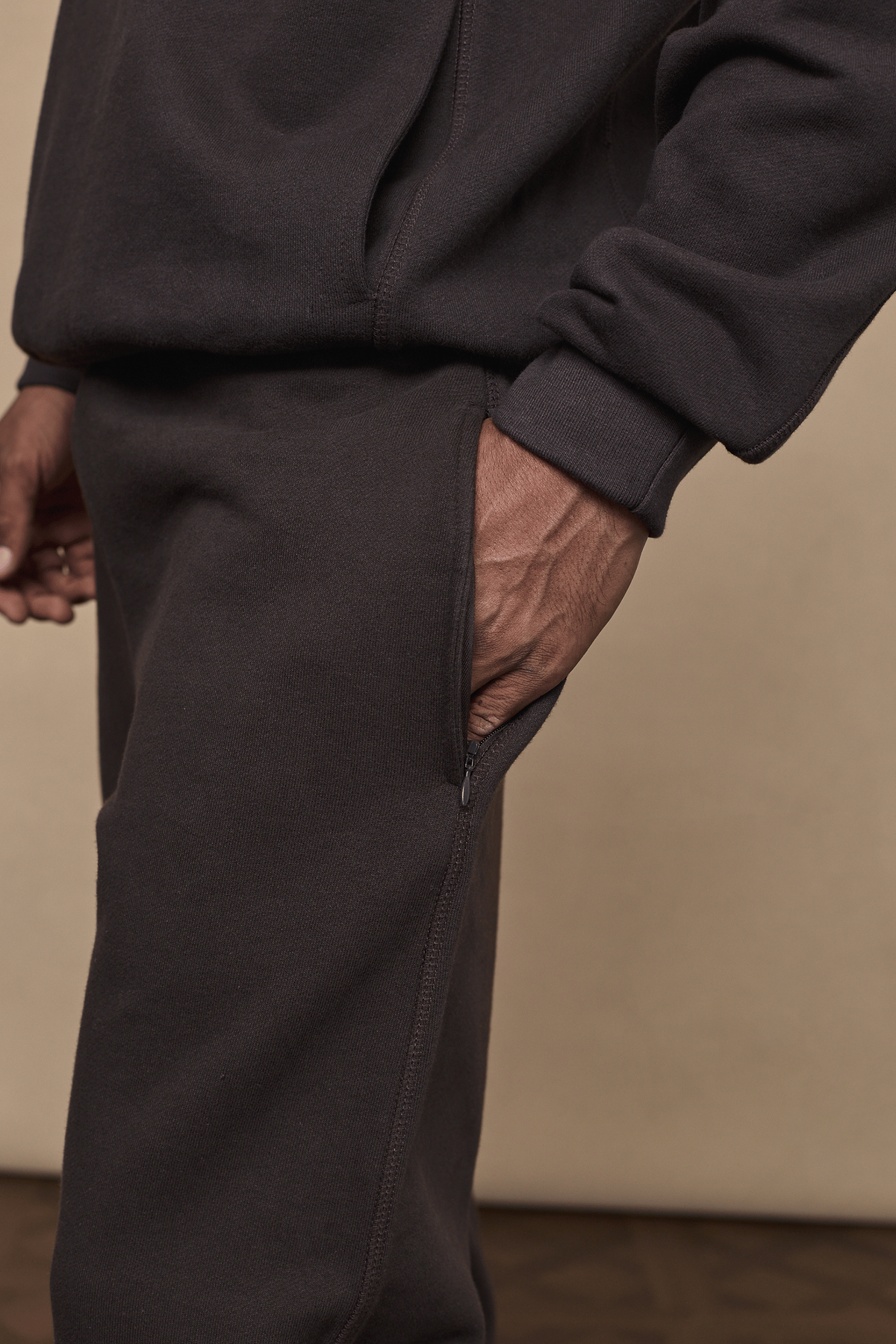 Axel Straight Leg Jogger - Dark Brown