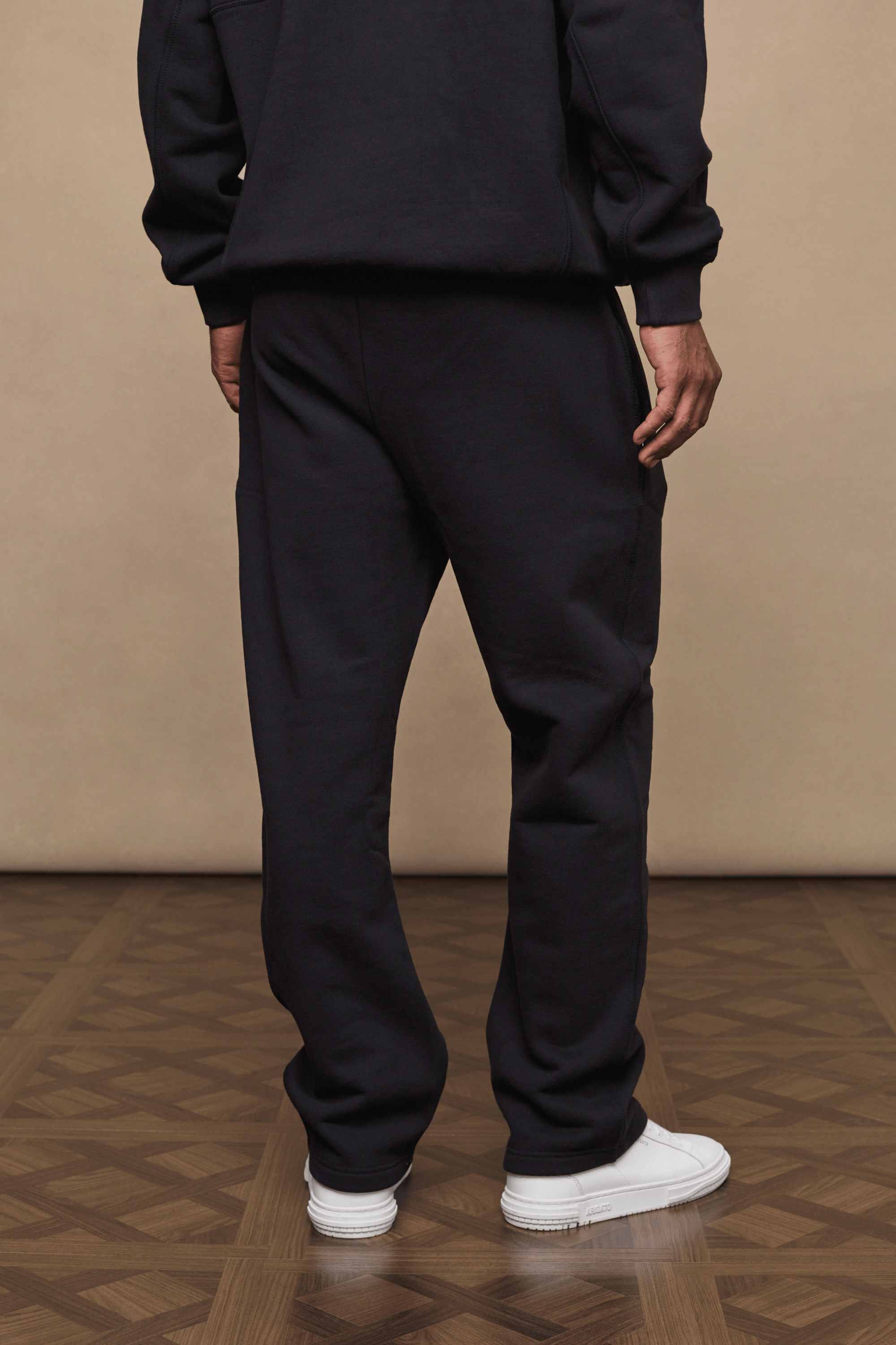 Axel Straight Leg Jogger - Black