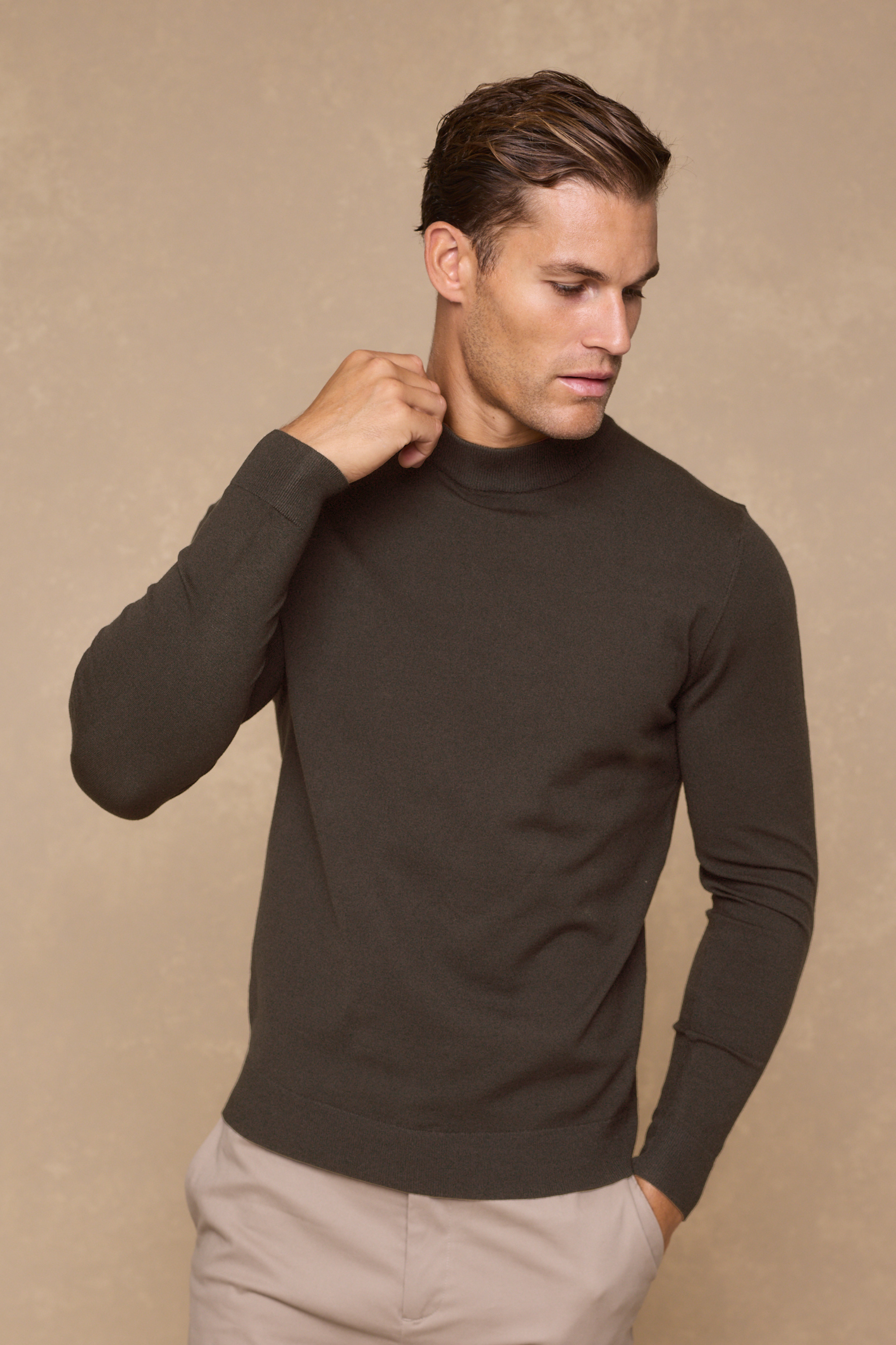 Noah Lightweight Crew Neck Sweater - Mocha