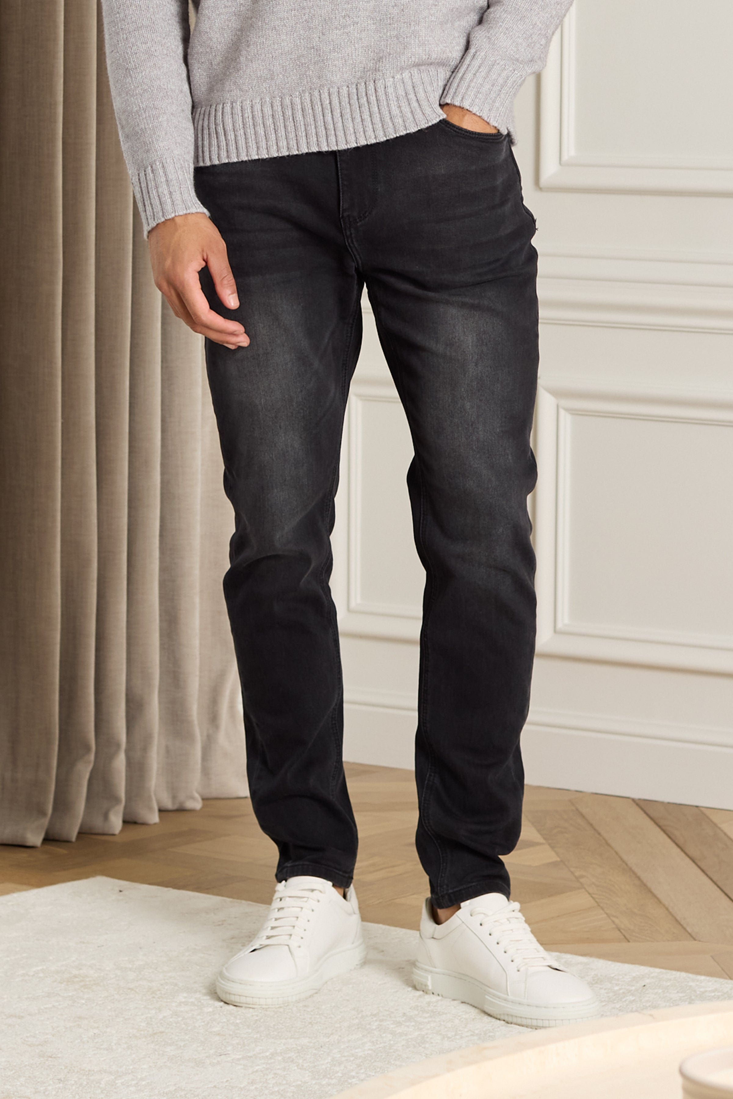 Louis Tapered Straight Leg Stretch-Denim – Verwaschenes Schwarz