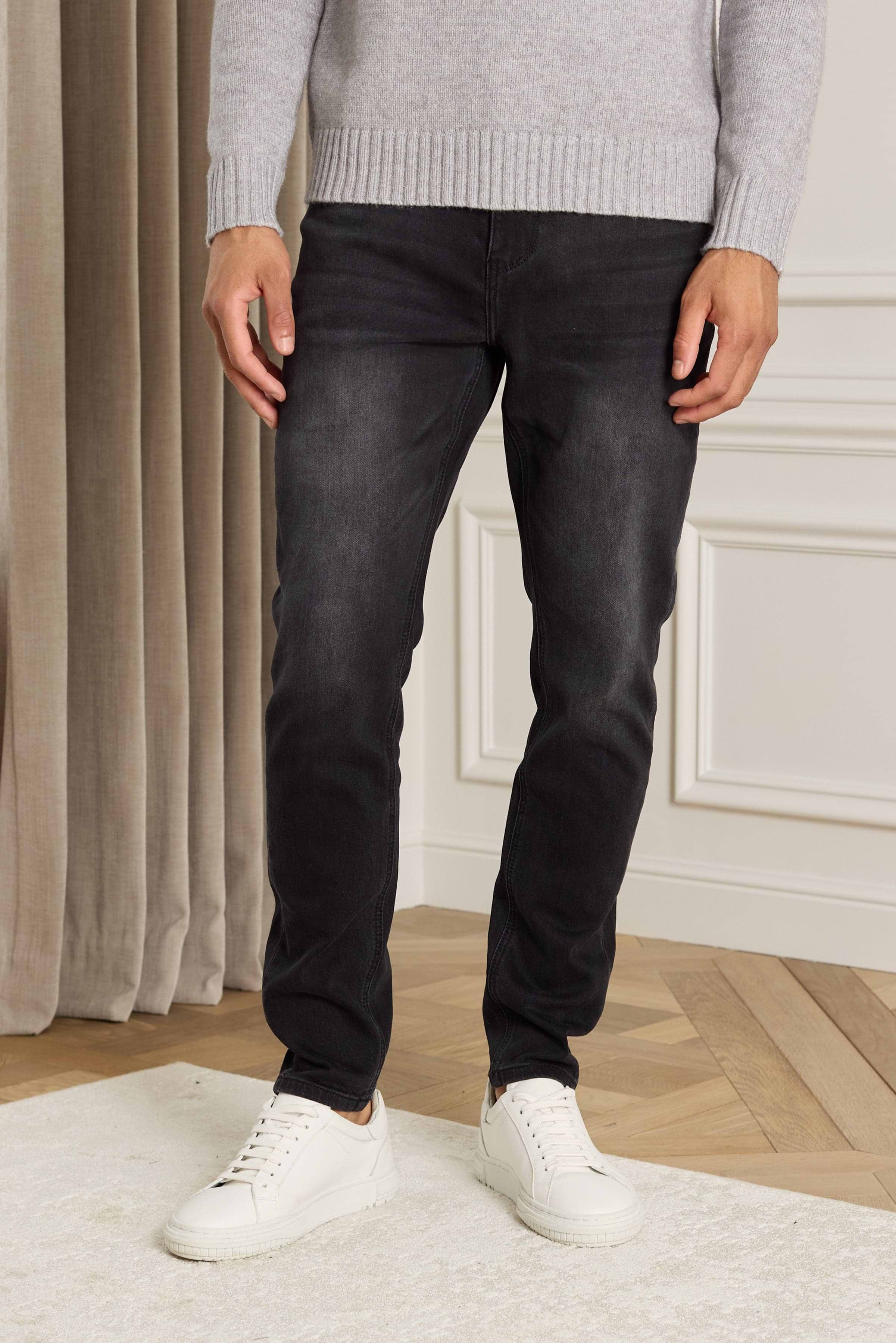Louis Tapered Straight Leg Stretch-Denim – Verwaschenes Schwarz