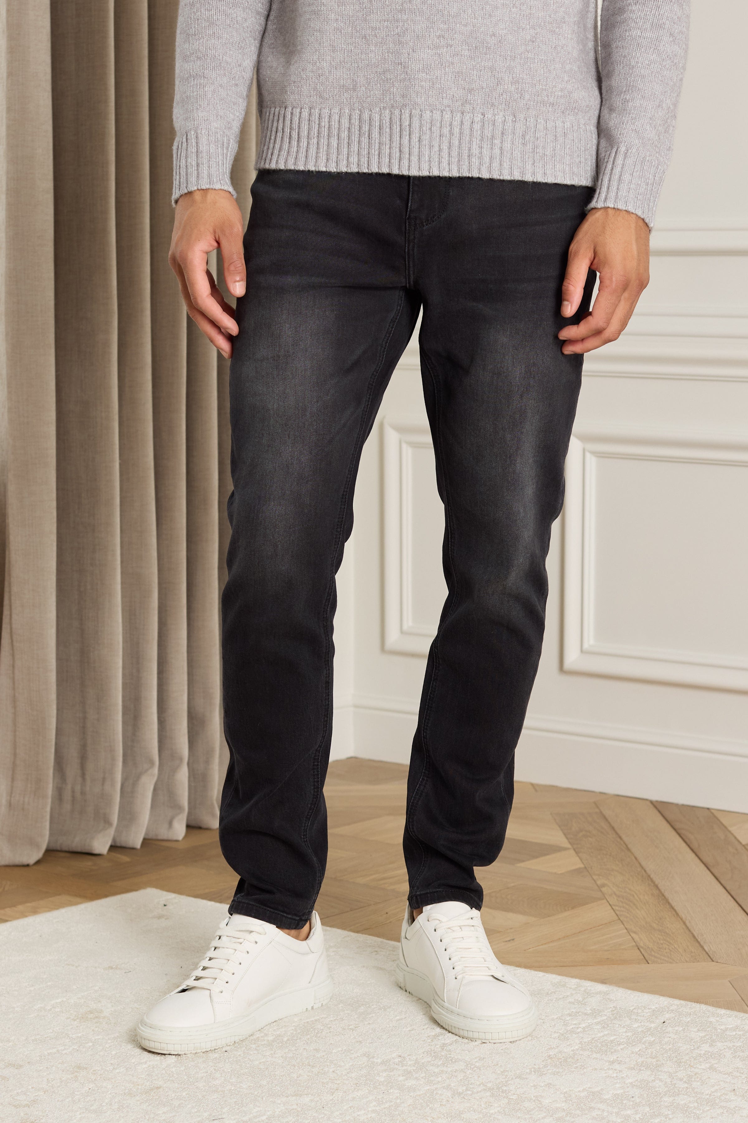 Louis Tapered Straight Leg Stretch-Denim – Verwaschenes Schwarz