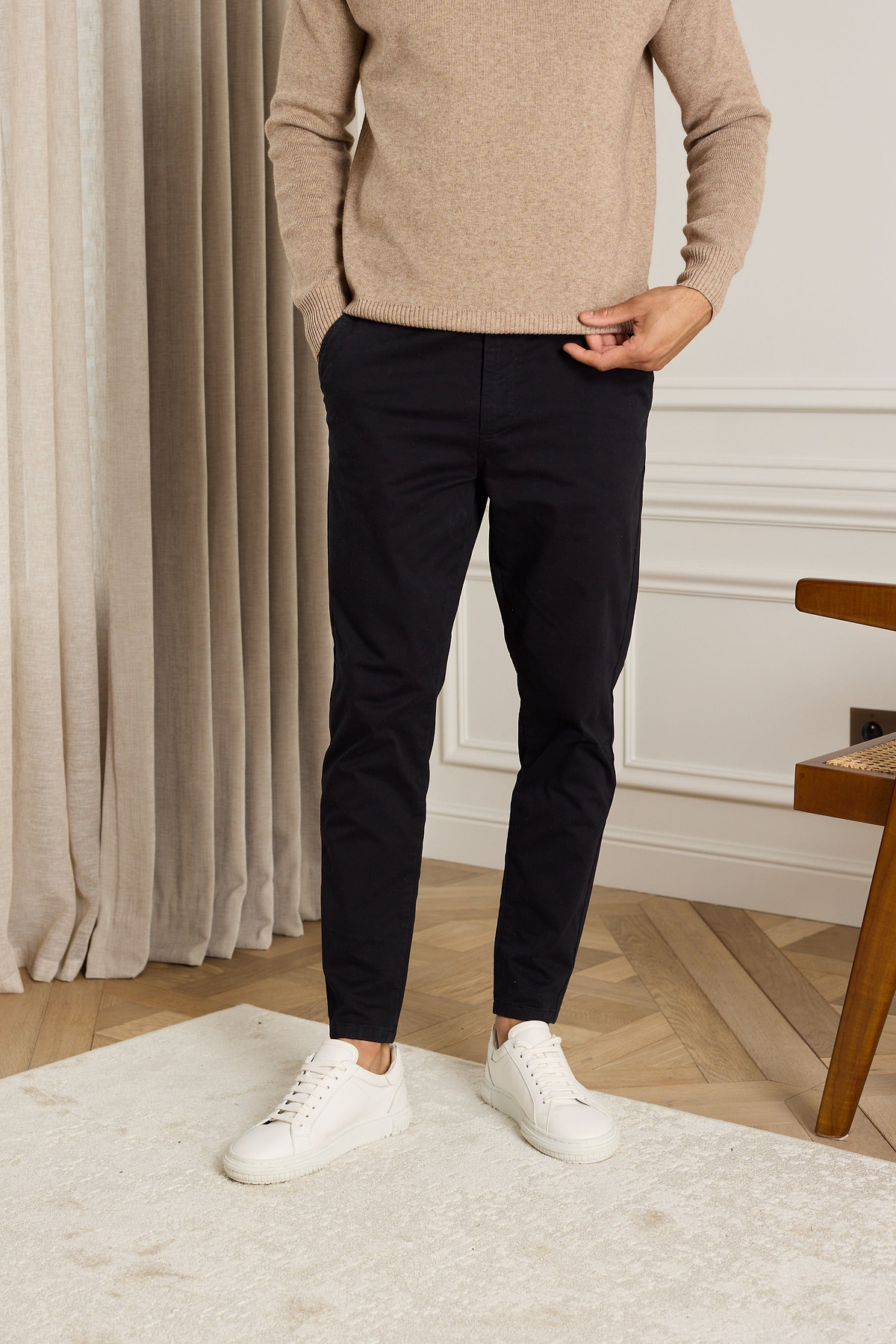 Lucas Chinohose aus Stretch-Twill mit konischem Bein - Schwarz 