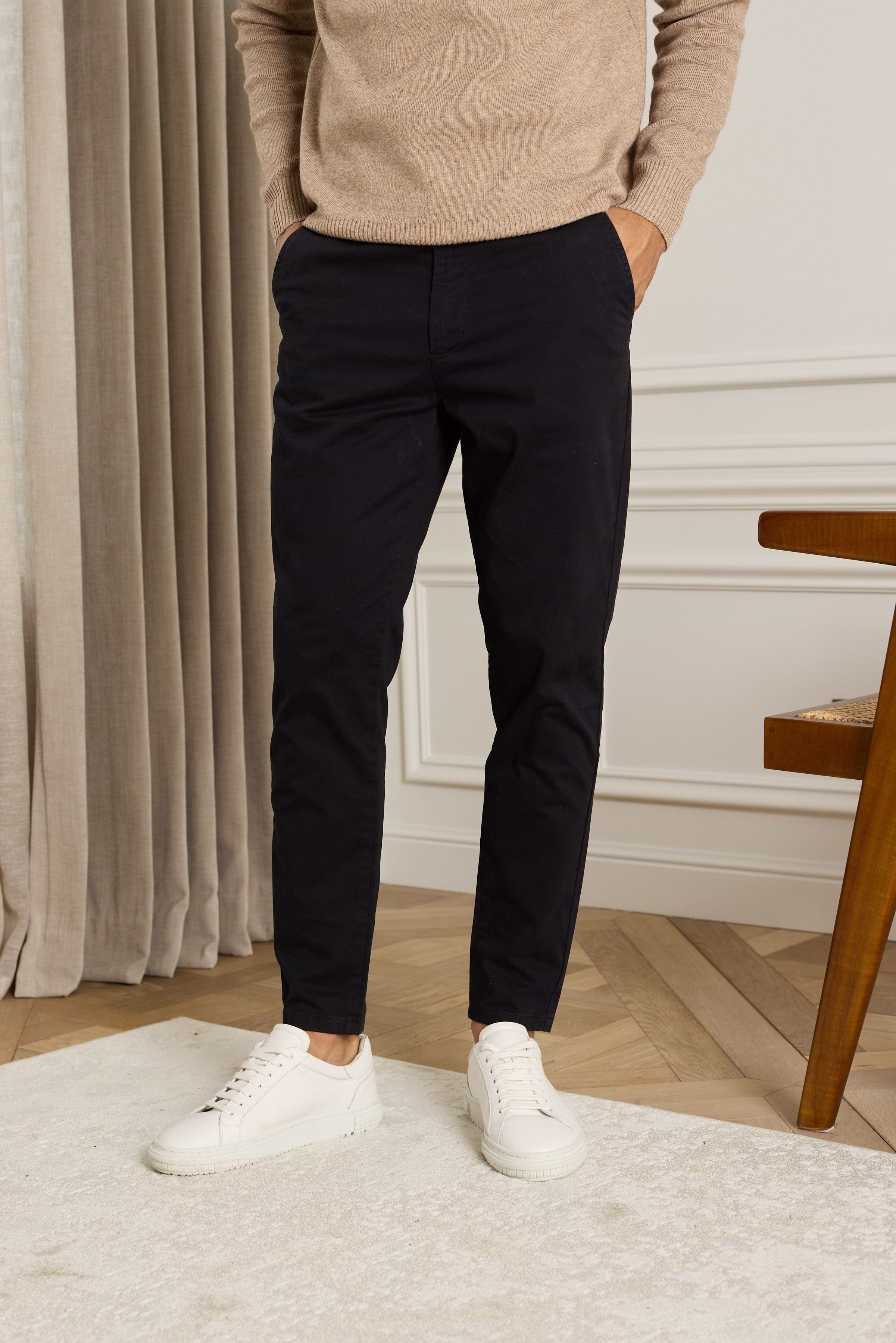 Lucas Chinohose aus Stretch-Twill mit konischem Bein - Schwarz