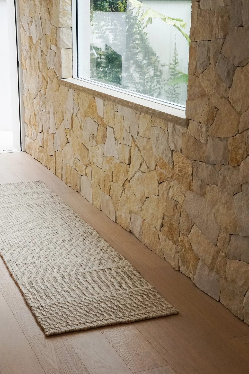 Alskar Handwoven Wool and Jute Runner Rug in Wheat