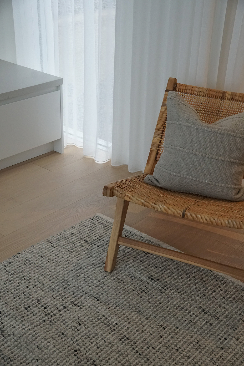 Soma Wool Rug in Grey