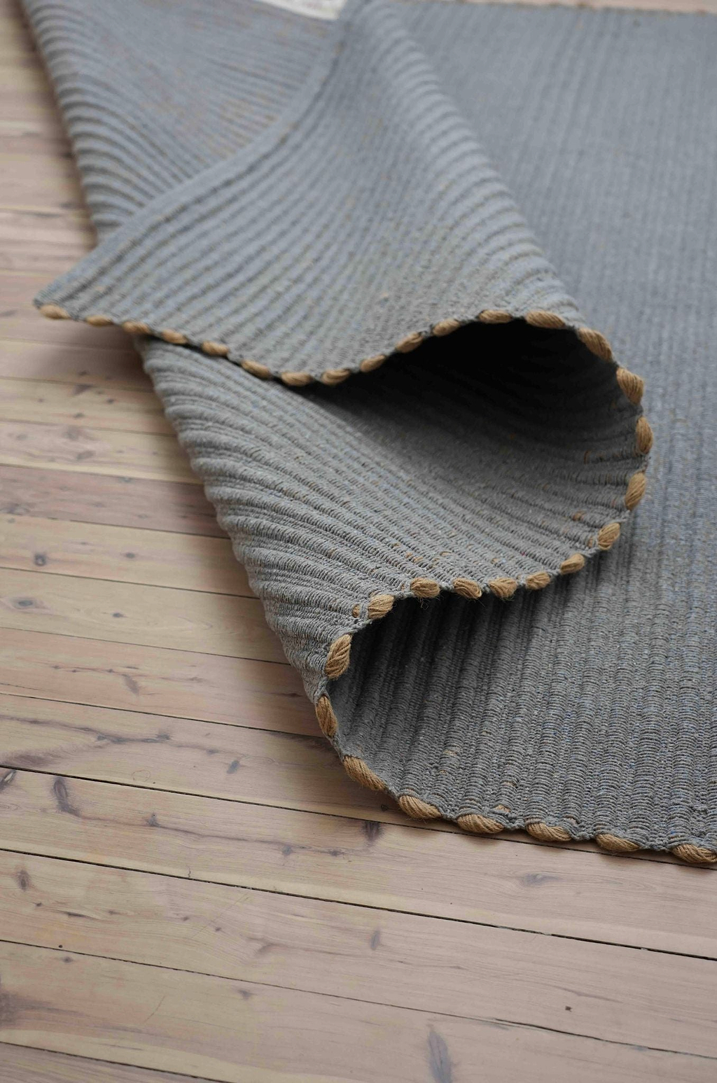 Mendocino Wool & Jute Rug in Dusty Blue