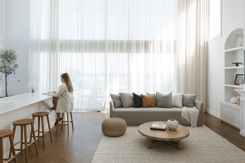 Alskar Handwoven Wool and Jute Rug in Ivory