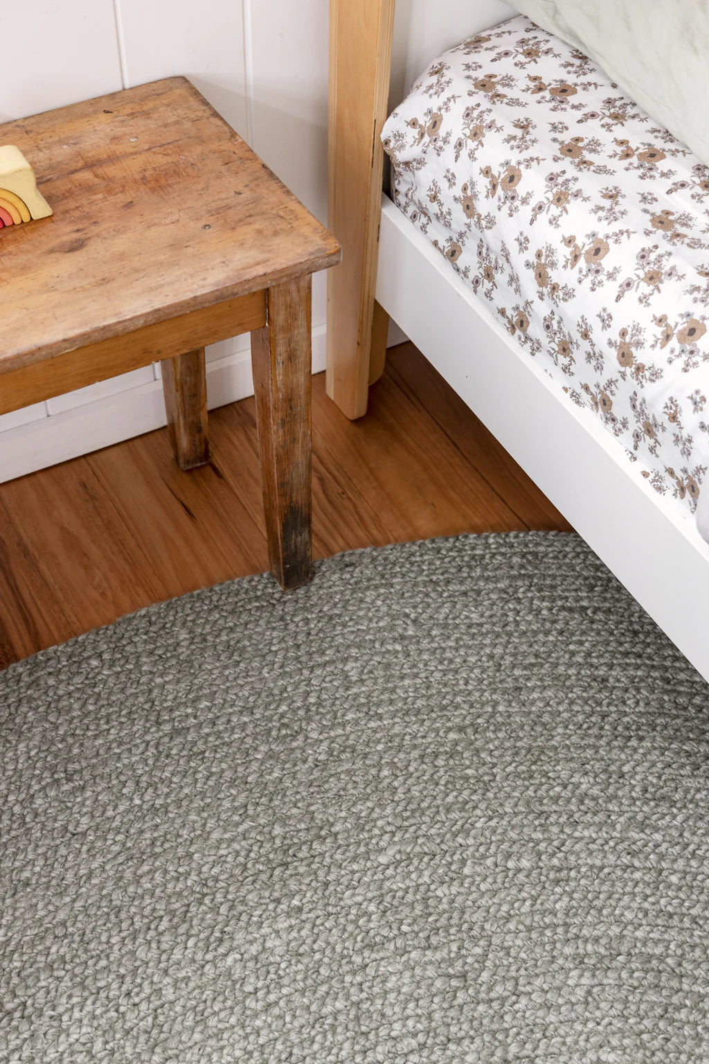 Jiva Round Braided Wool Rug in Olive