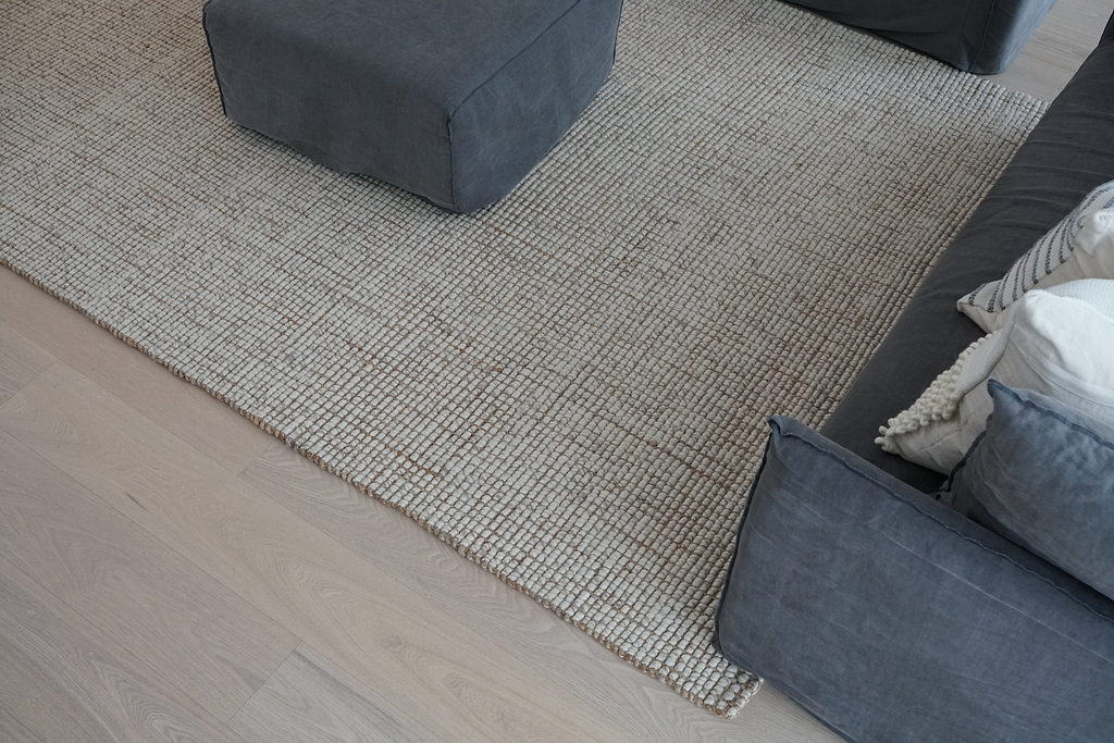 Alskar Handwoven Wool and Jute Rug in Wheat