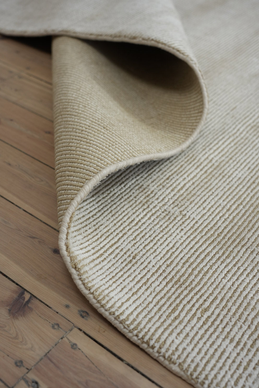 Sample of Yarra Linea Rug in Olive and Cream