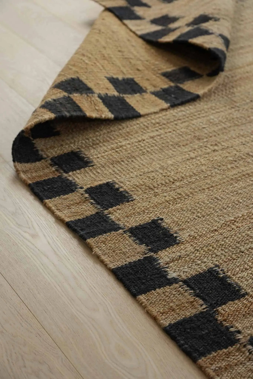 Fitzroy Checker Border Rug in Black