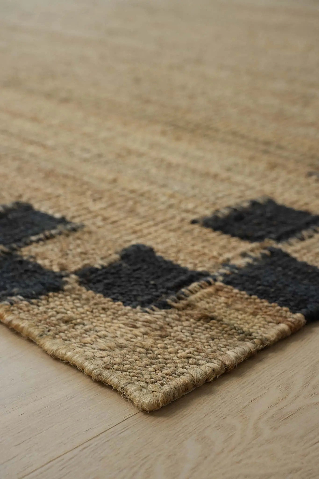 Fitzroy Checker Border Rug in Black
