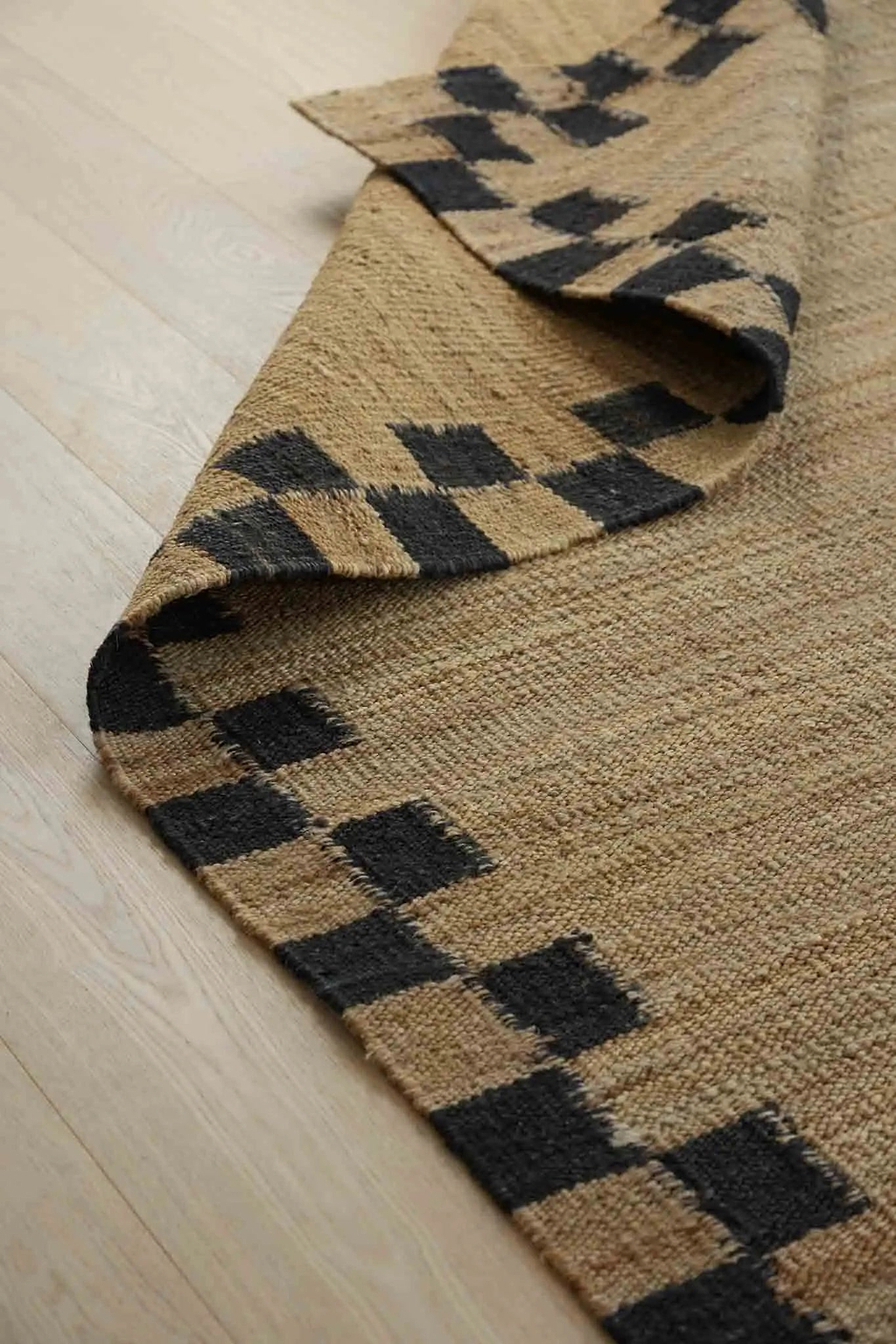 Fitzroy Checker Border Rug in Black
