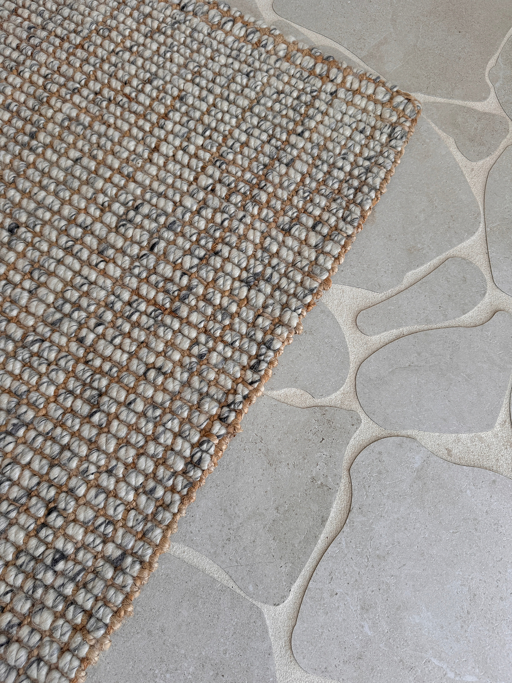 Alskar Handwoven Wool and Jute Doormat in Grey