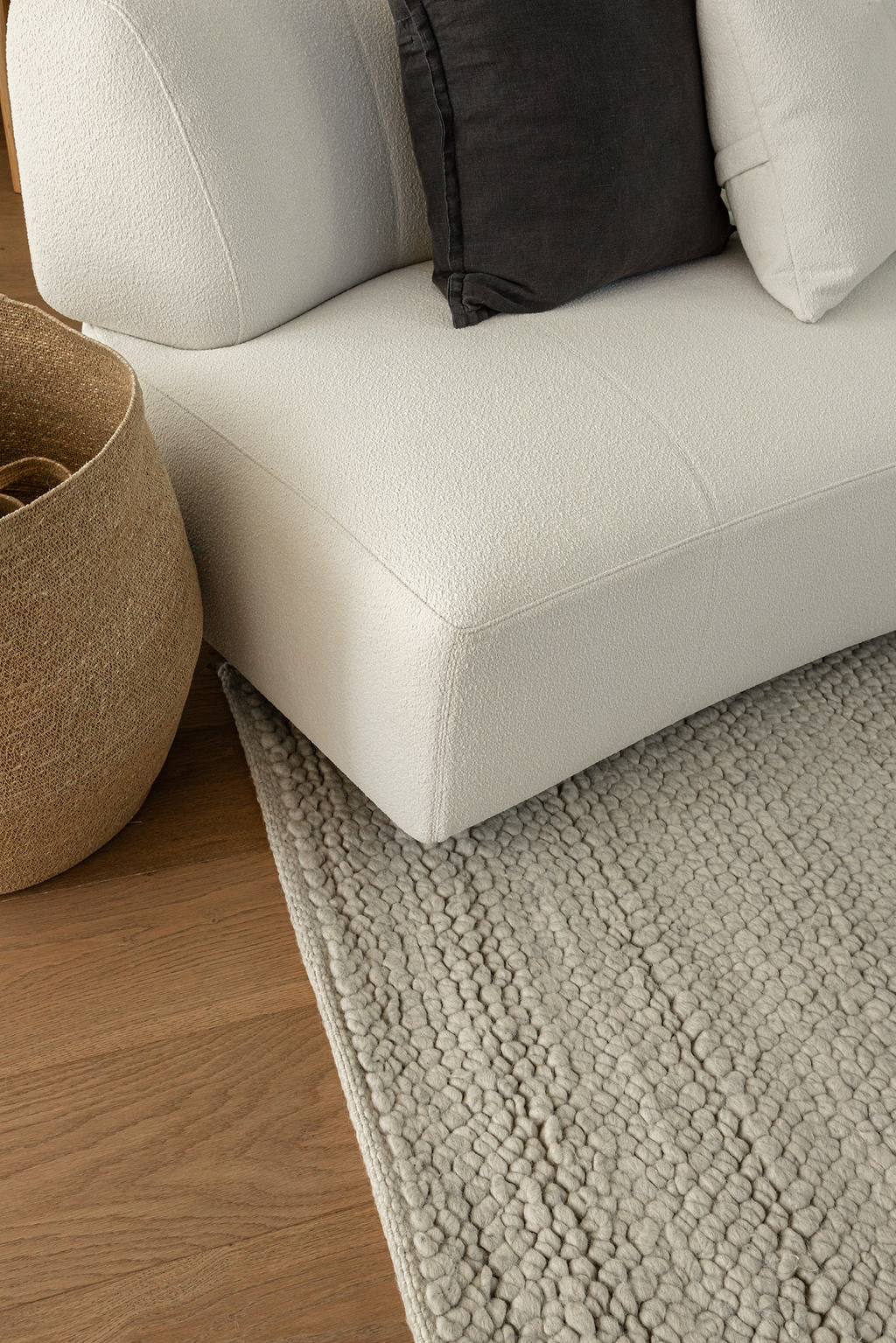 Newport Pebbly Weave Wool Rug in Grey