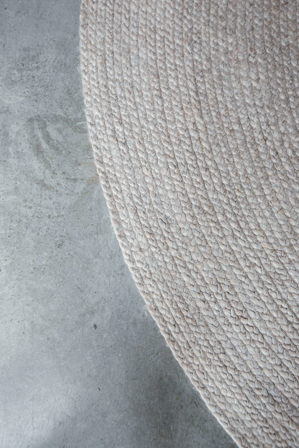 Jiva Round Braided Wool Rug in Ivory Beige